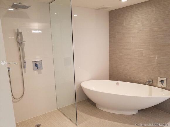 PARQUE TOWERS CONDO - Residential