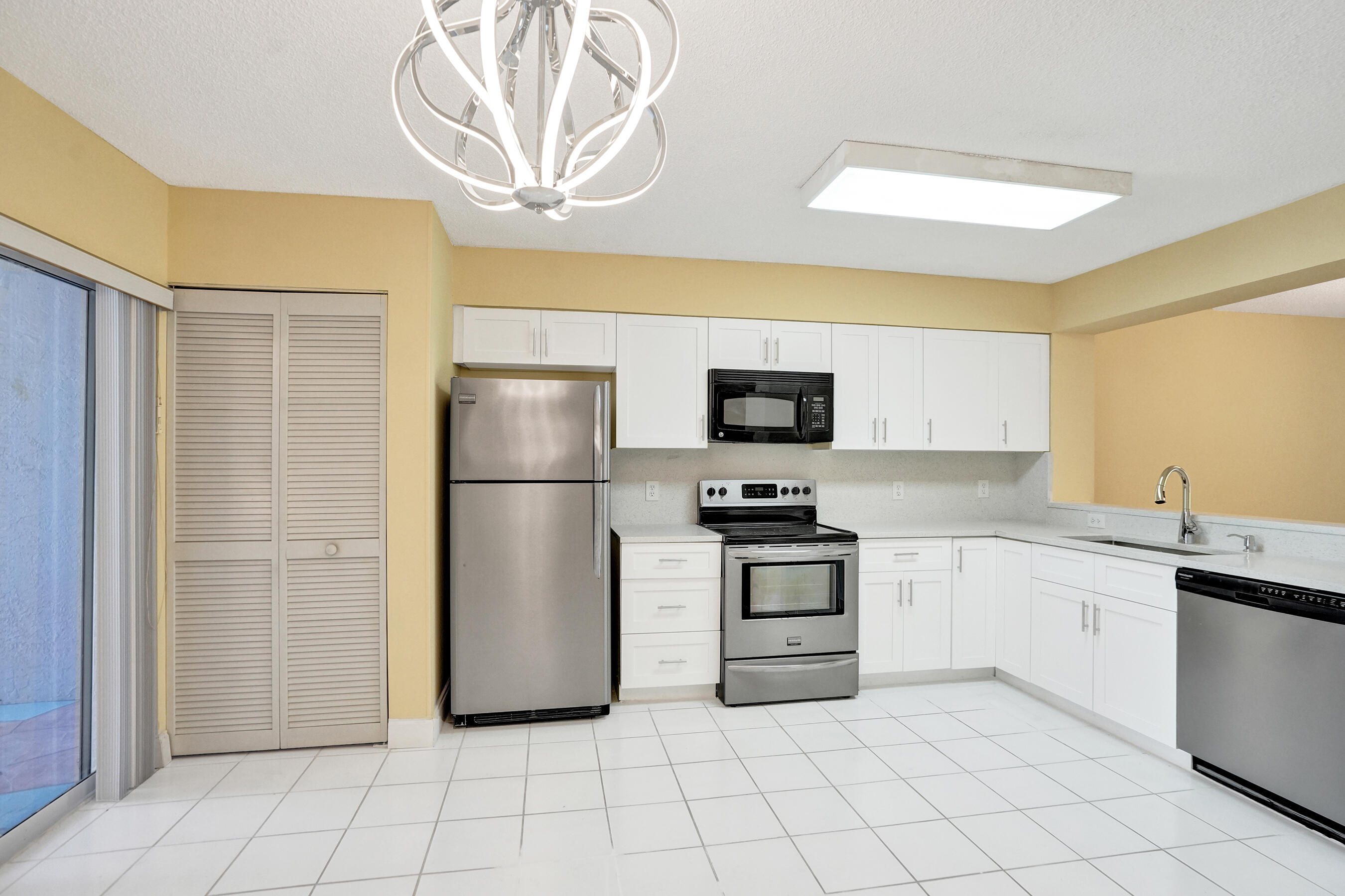 TRENT CONDOMINIUM - Residential