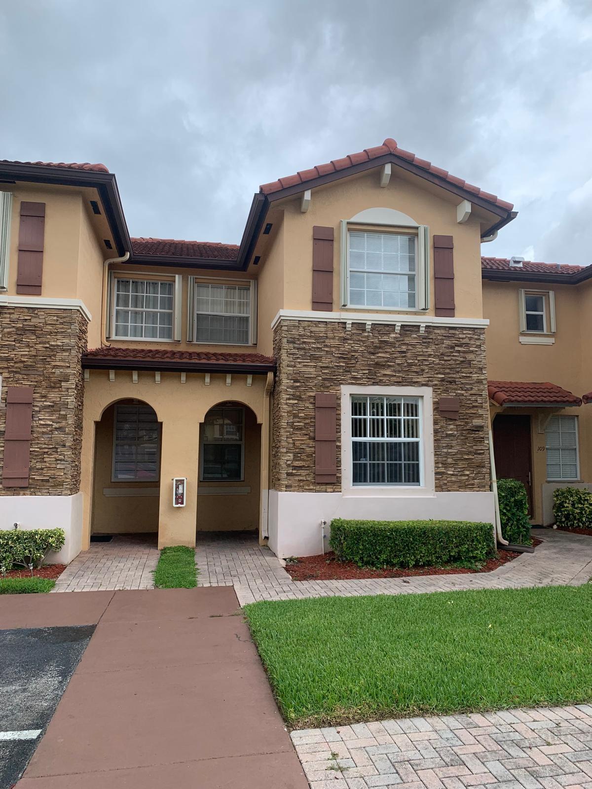 VILLAS AT CARMEL - Residential Lease