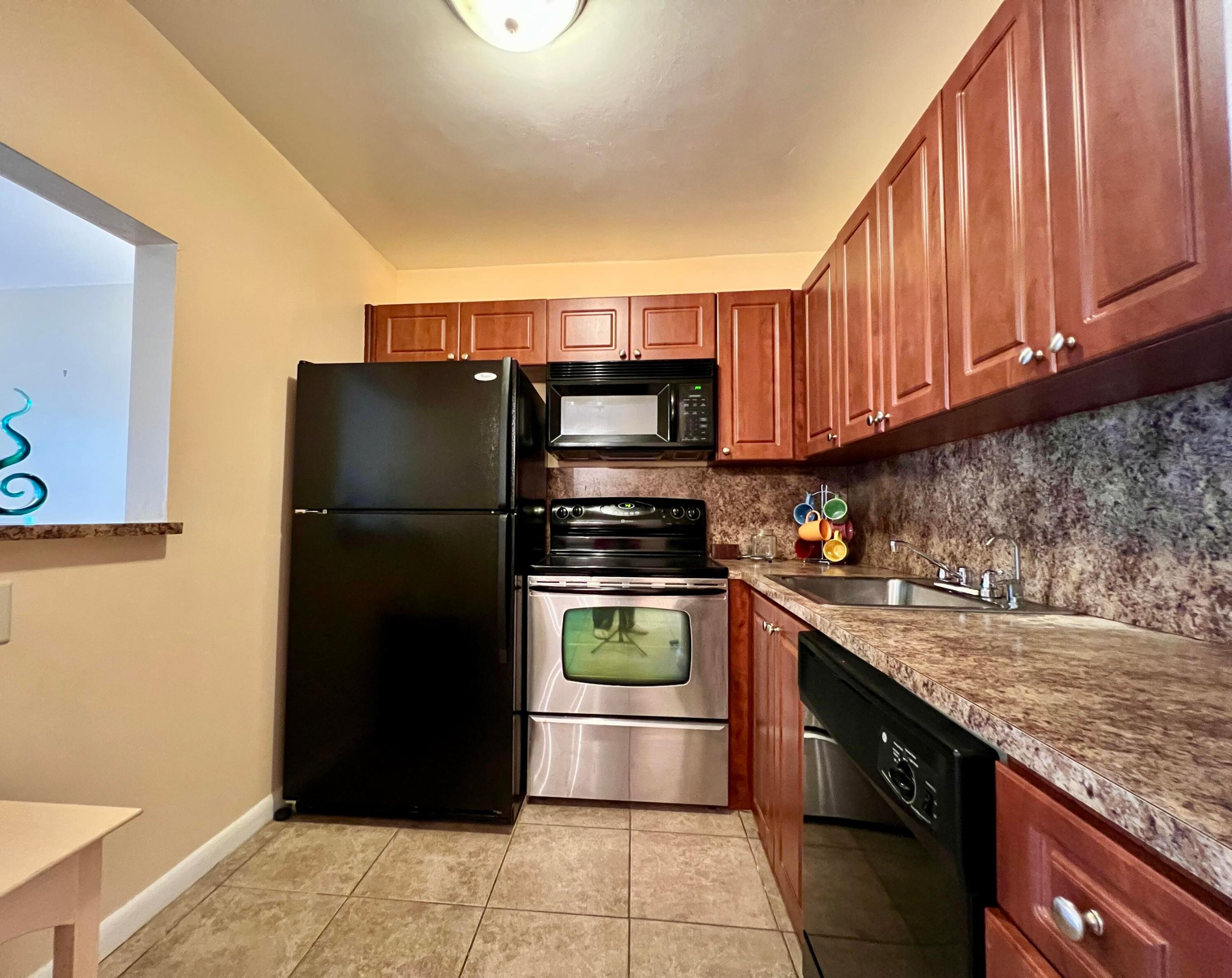 CENTURY VILLAGE - CAMBRIDGE CONDO - Residential