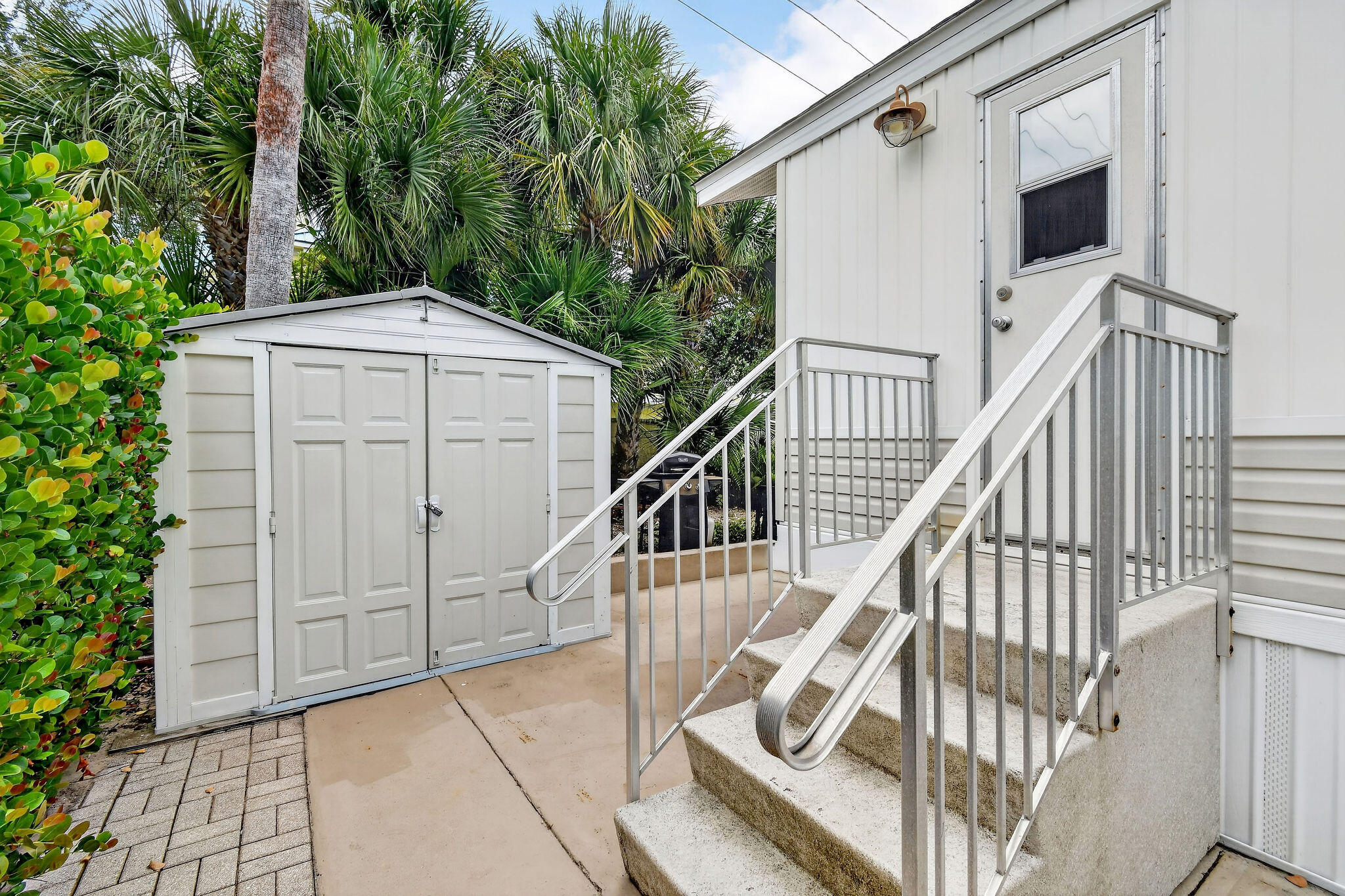 JUNO OCEAN WALK - Residential