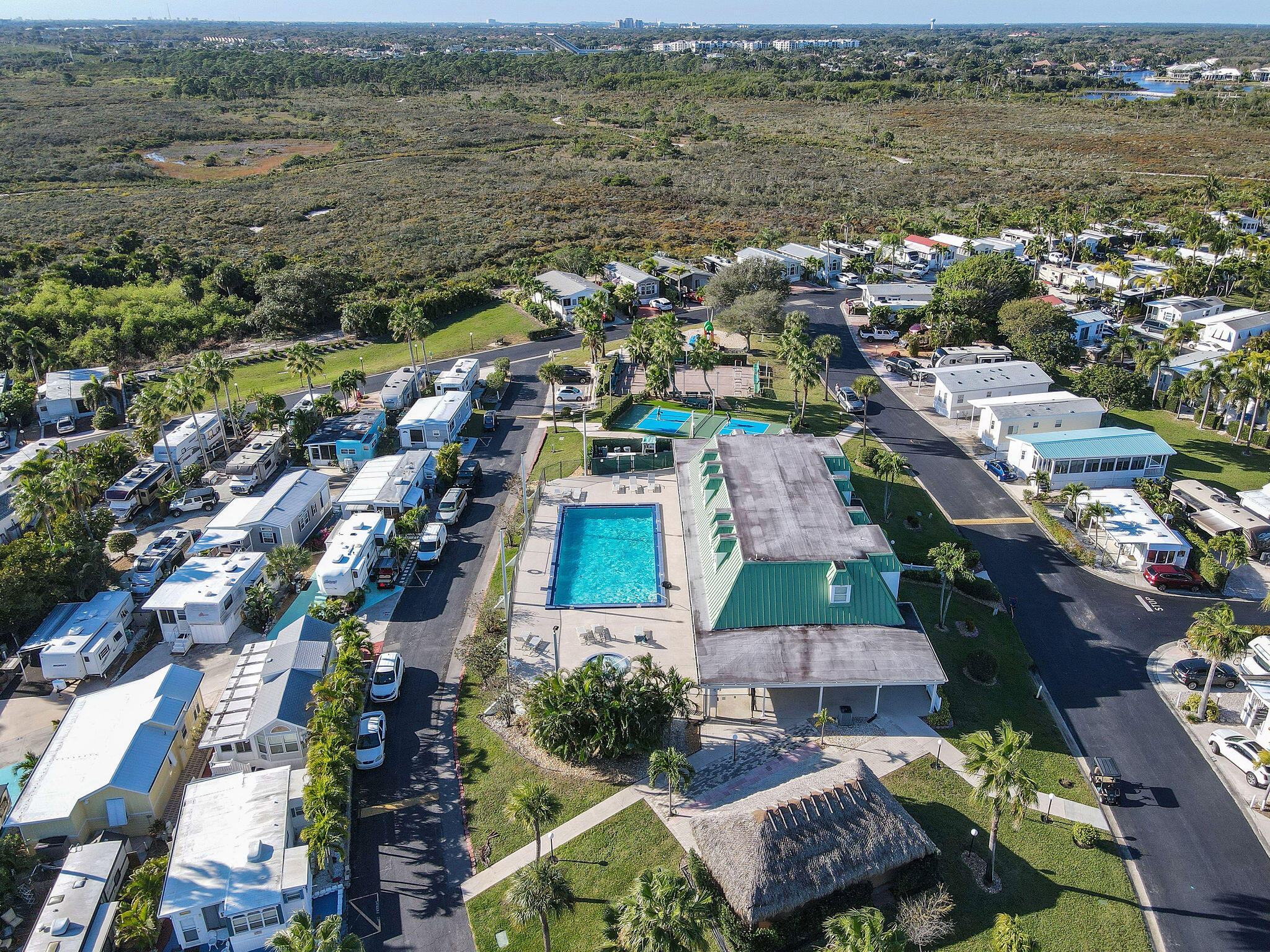 JUNO OCEAN WALK - Residential
