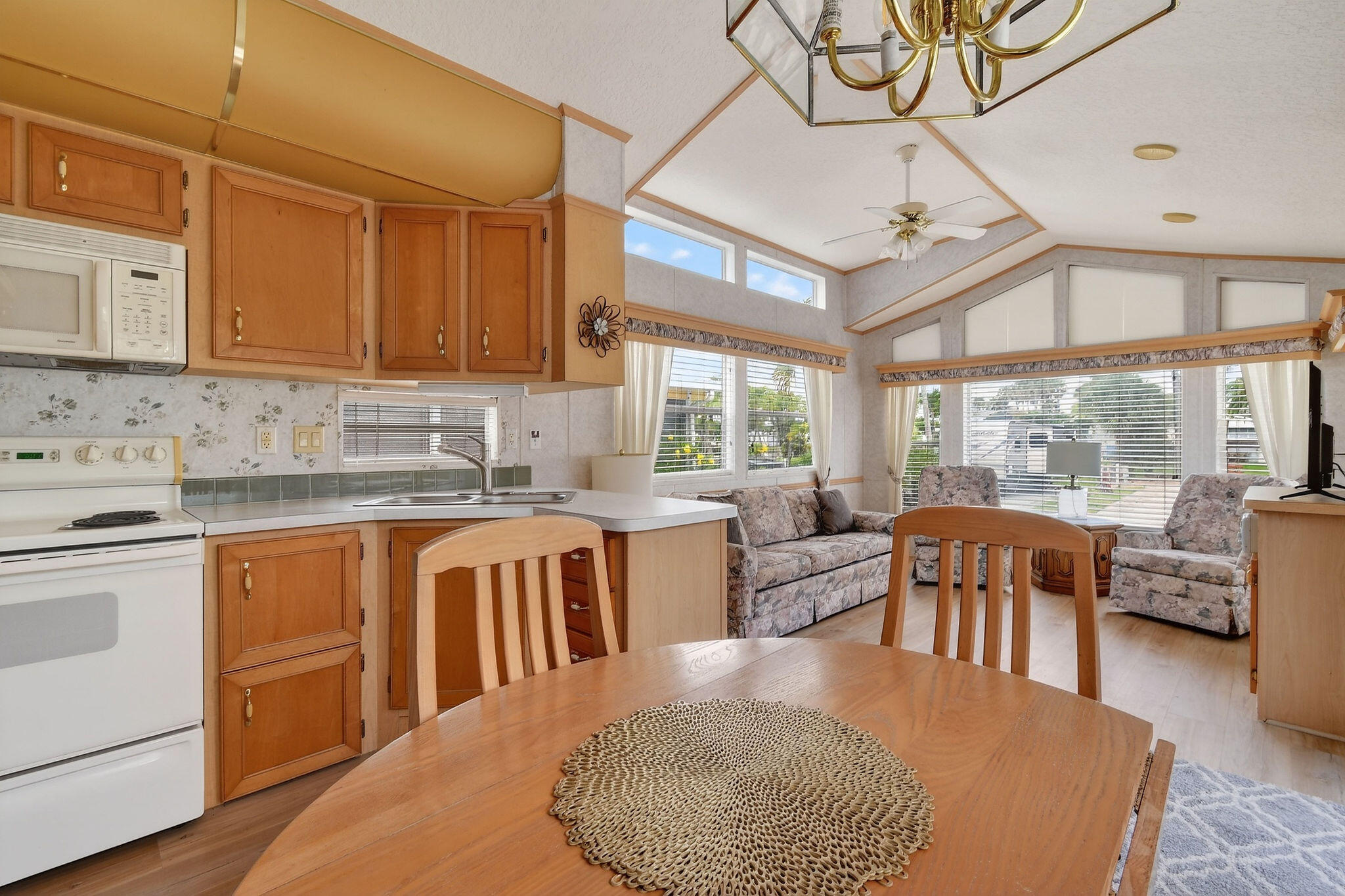 JUNO OCEAN WALK - Residential