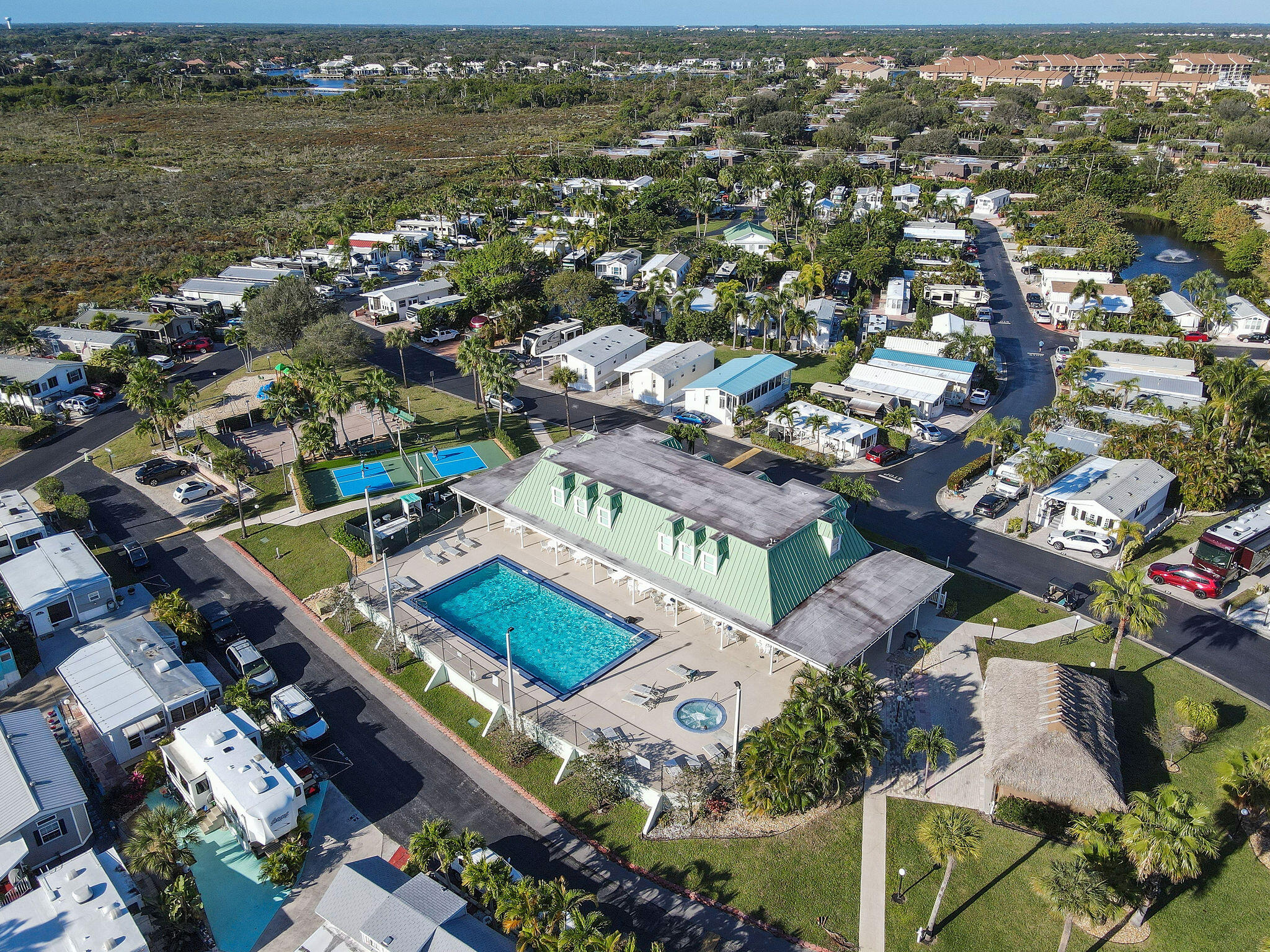 JUNO OCEAN WALK - Residential