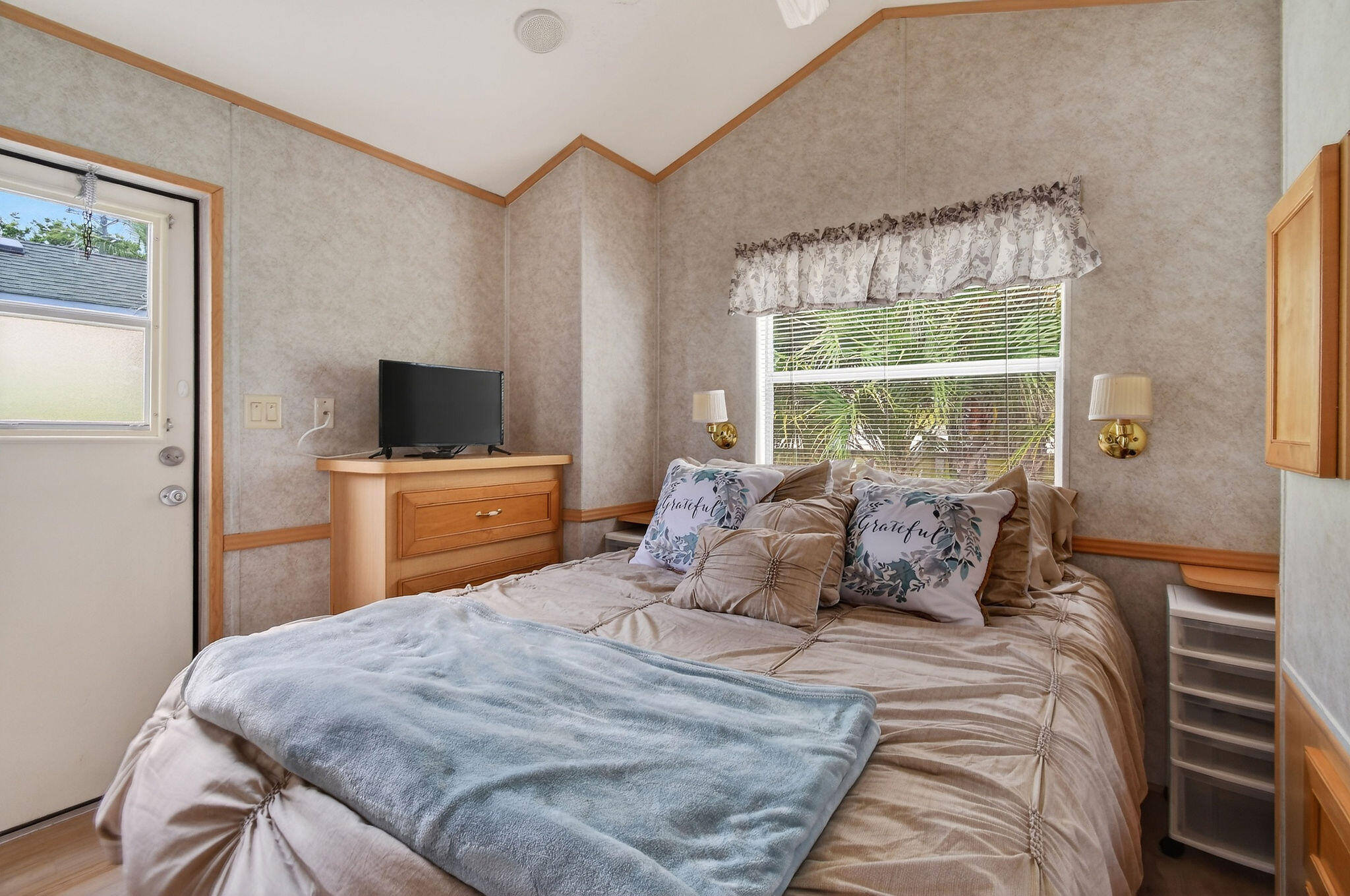 JUNO OCEAN WALK - Residential