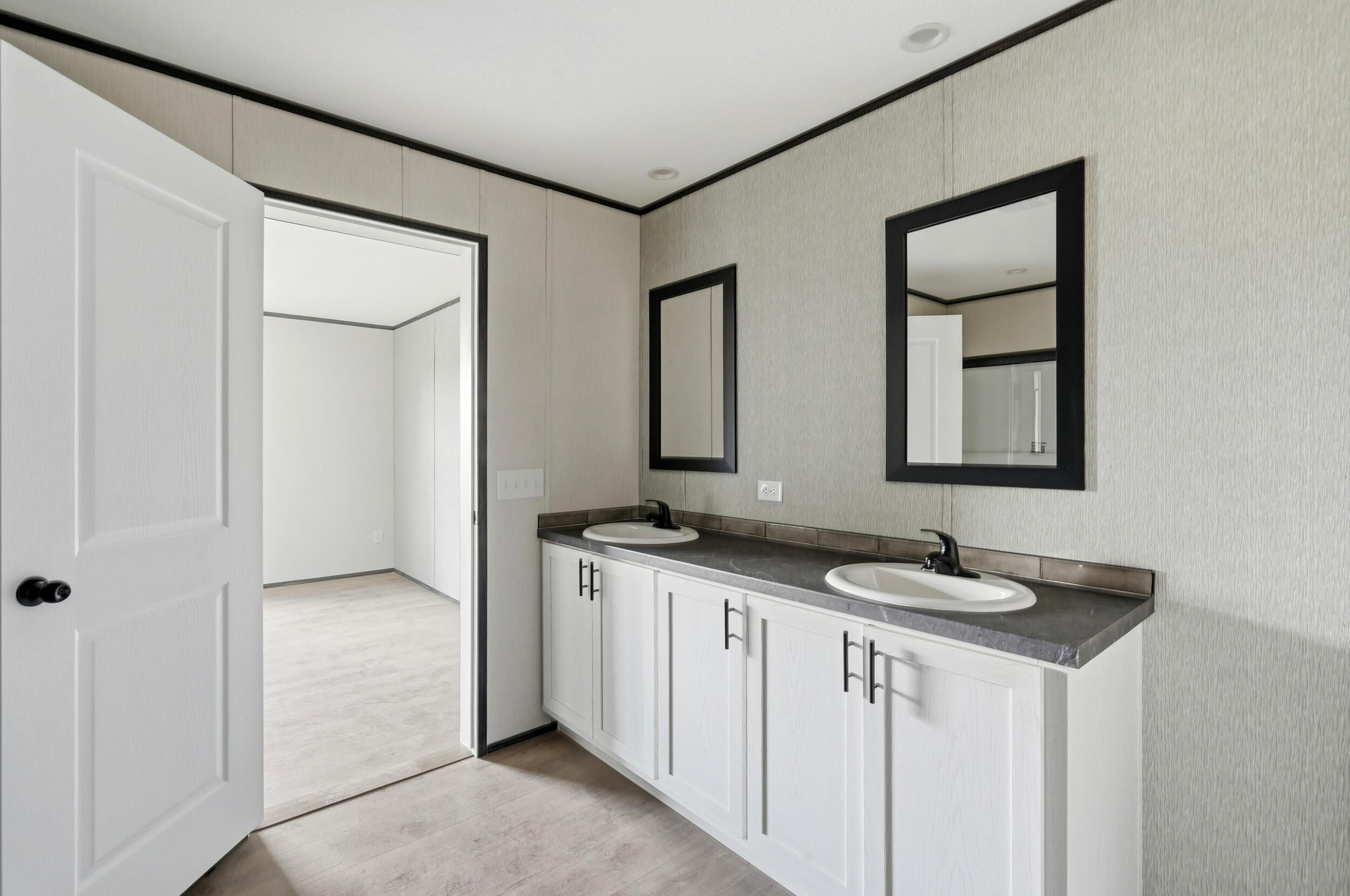 VIKING ESTATES - Residential