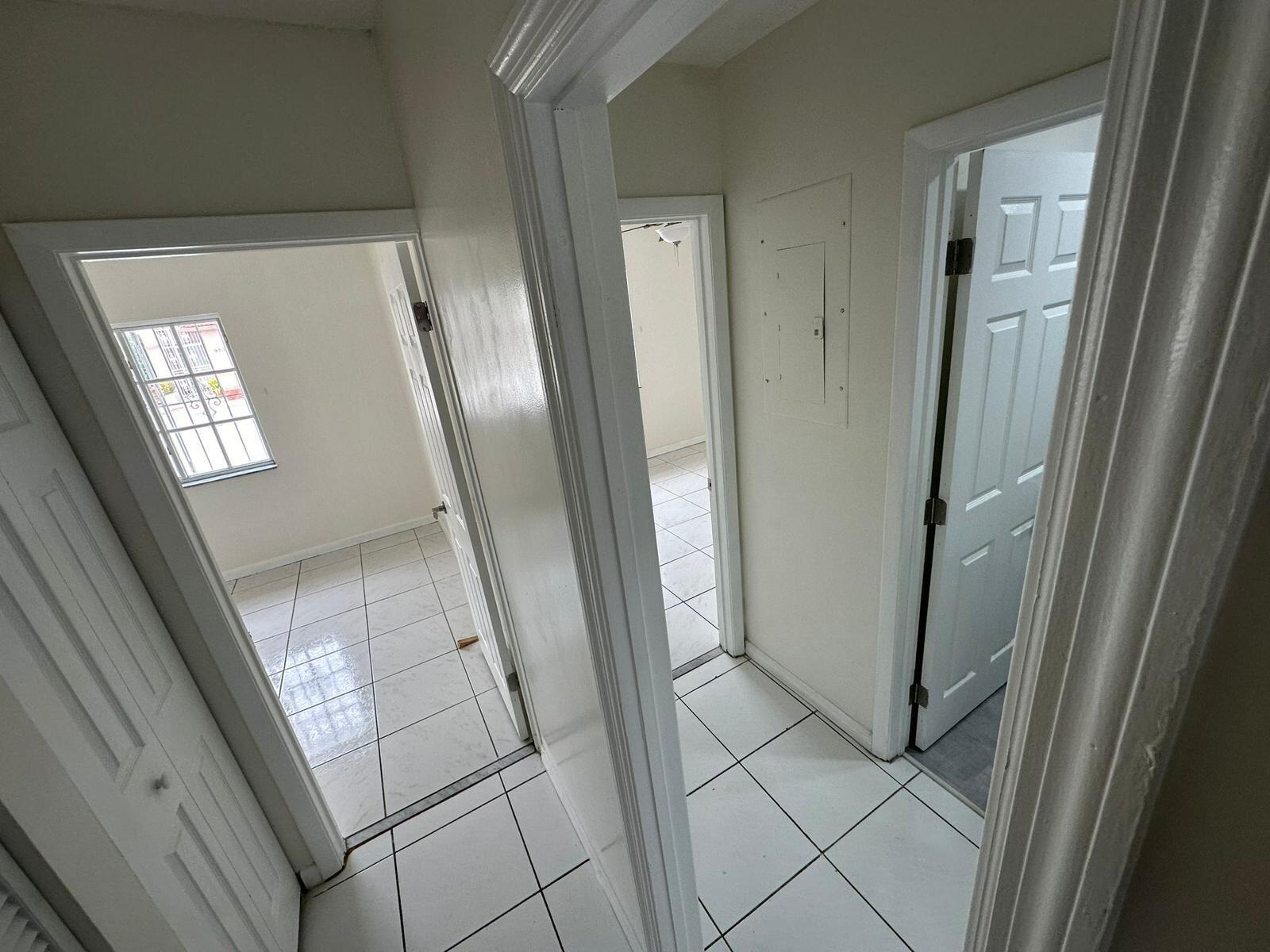 LOS PALACIOS I CONDO - Residential Lease