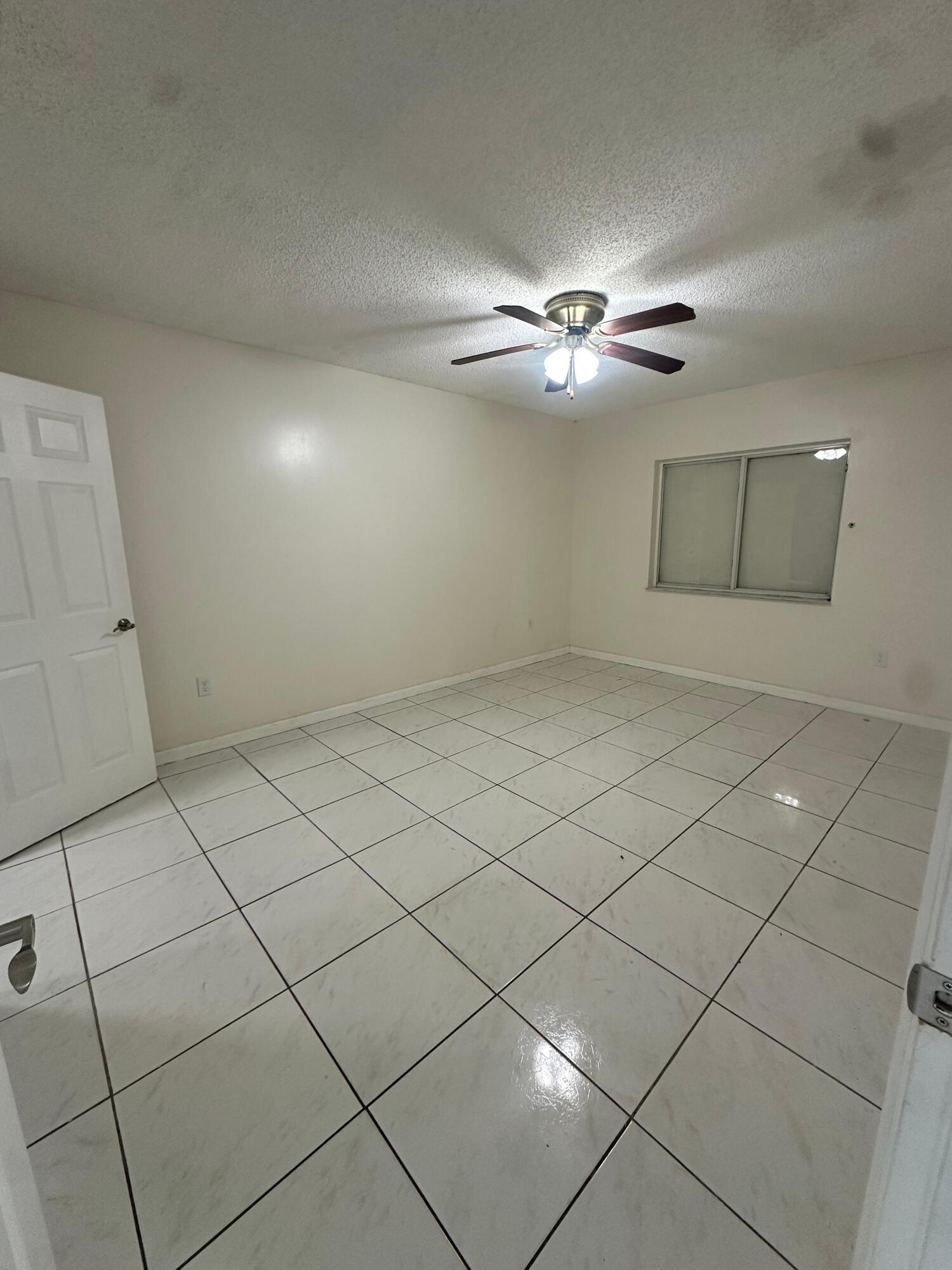 LOS PALACIOS I CONDO - Residential Lease