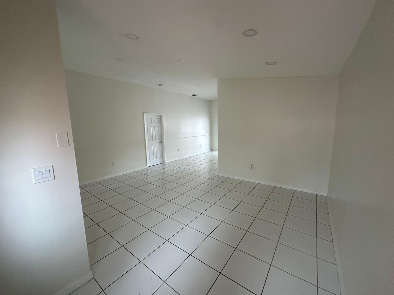 LOS PALACIOS I CONDO - Residential Lease