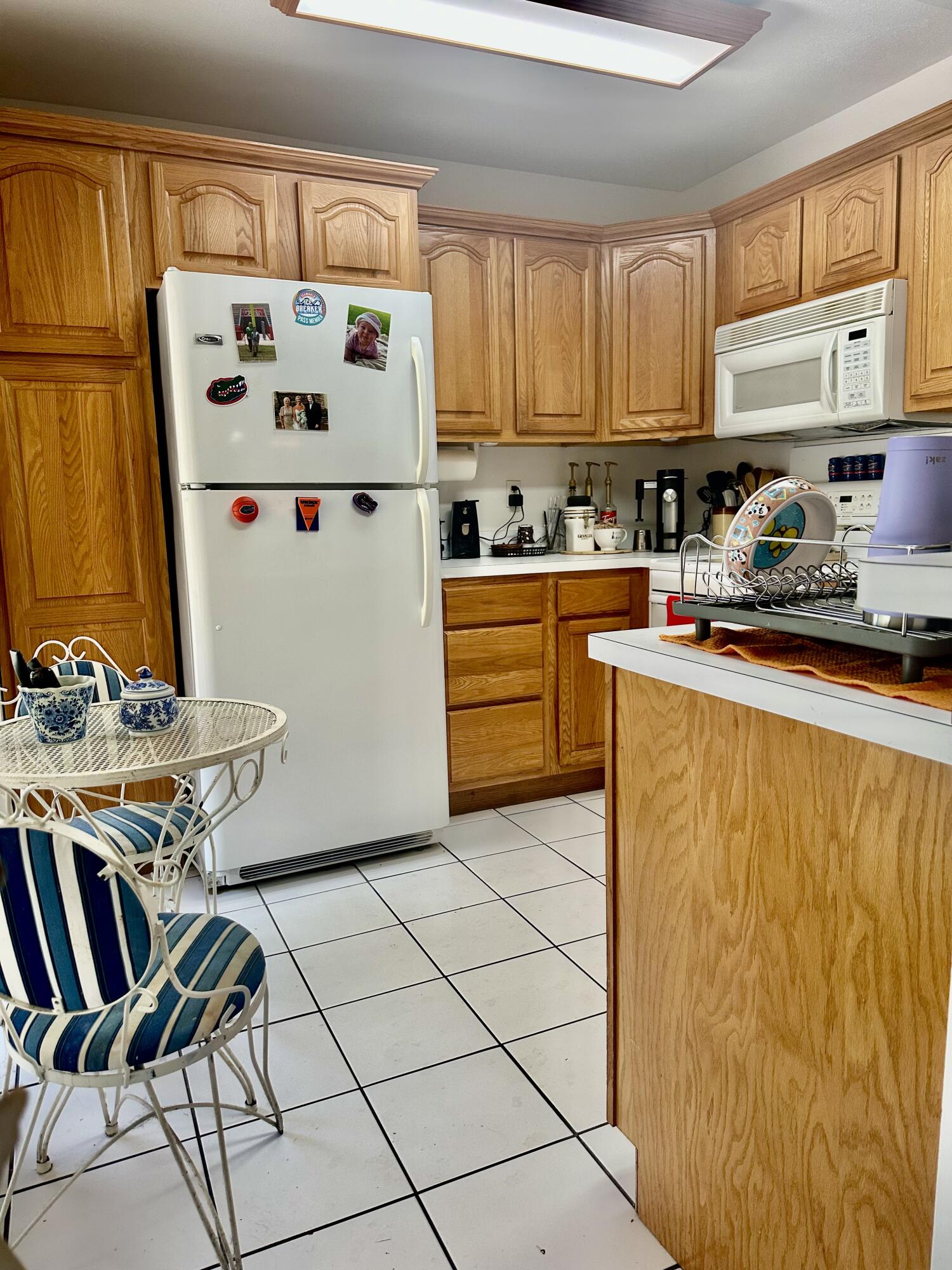 OAK LAKE VILLAS - Residential