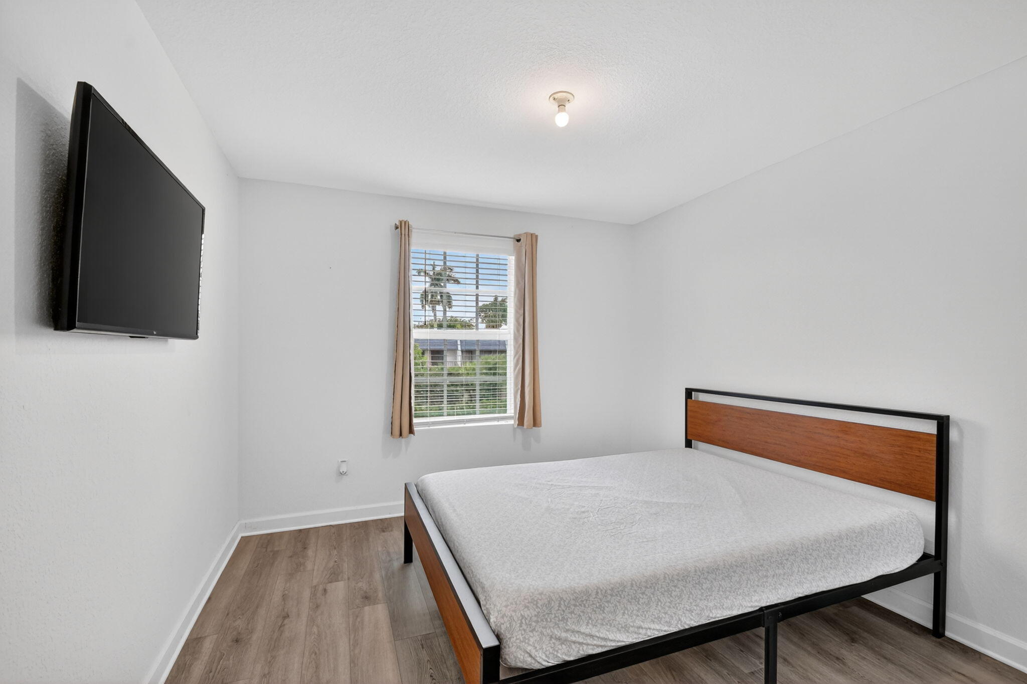 LAKESHORE AT THE FOUNTAINS - Residential Lease