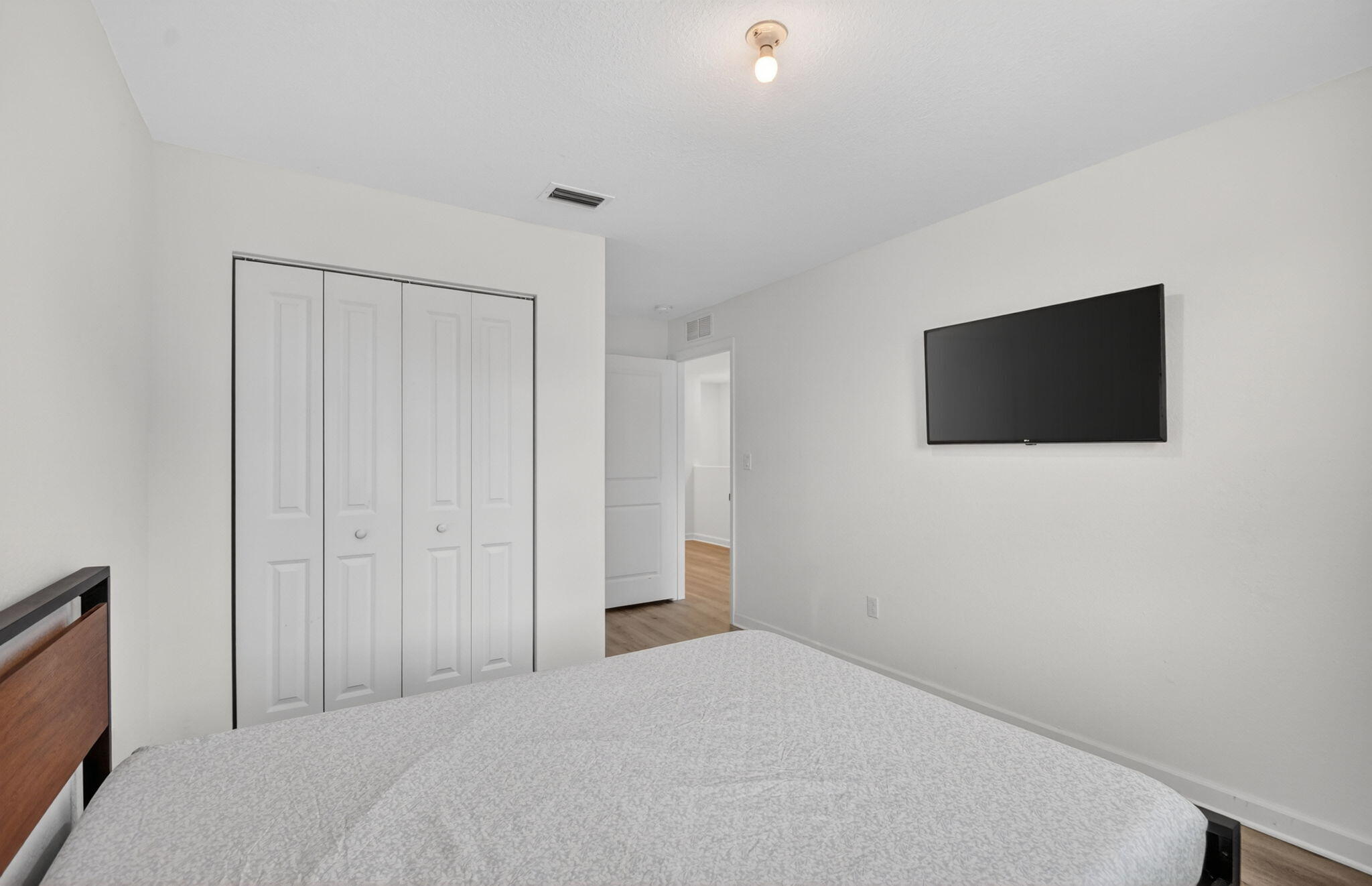 LAKESHORE AT THE FOUNTAINS - Residential Lease