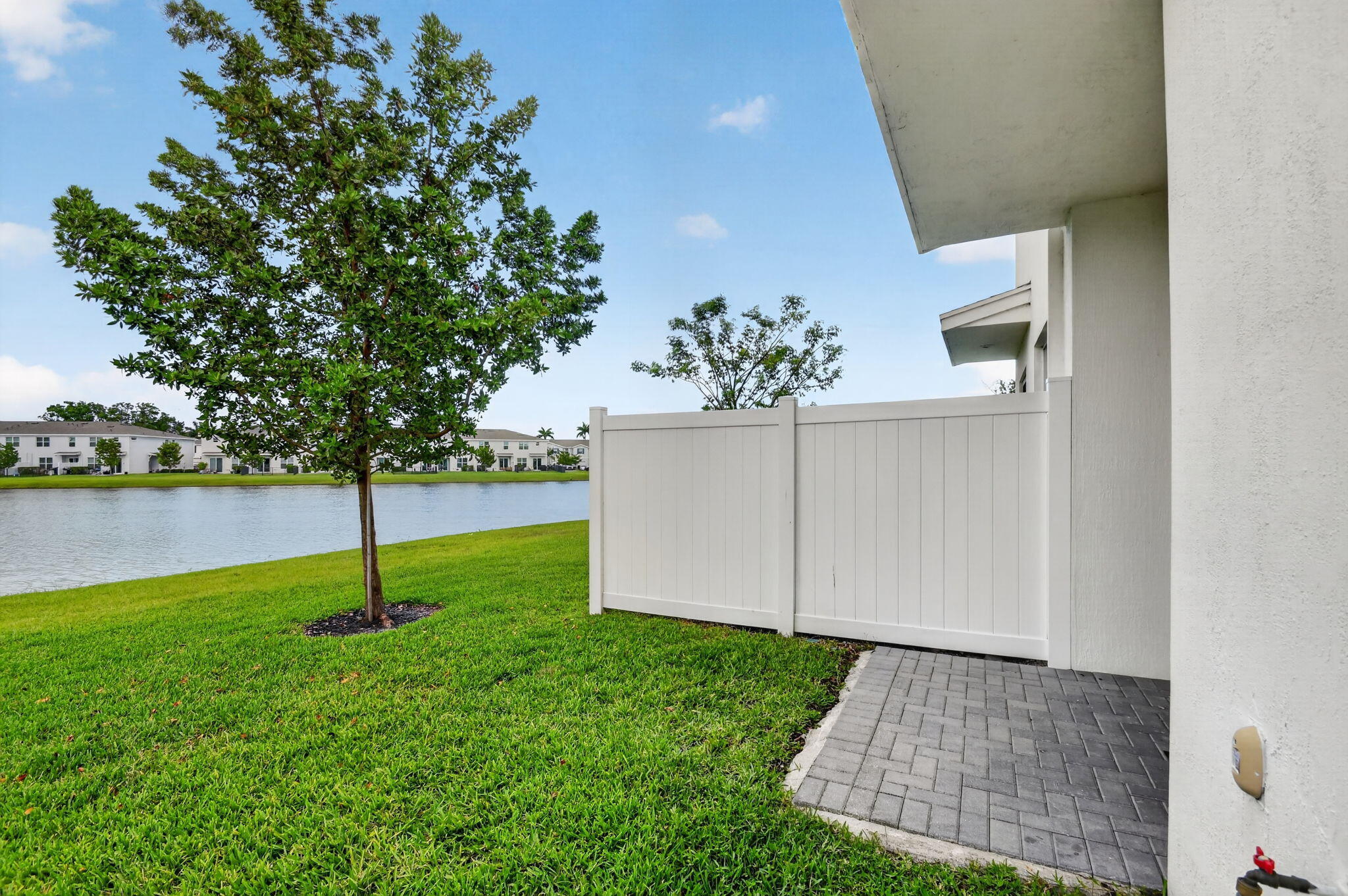 LAKESHORE AT THE FOUNTAINS - Residential Lease