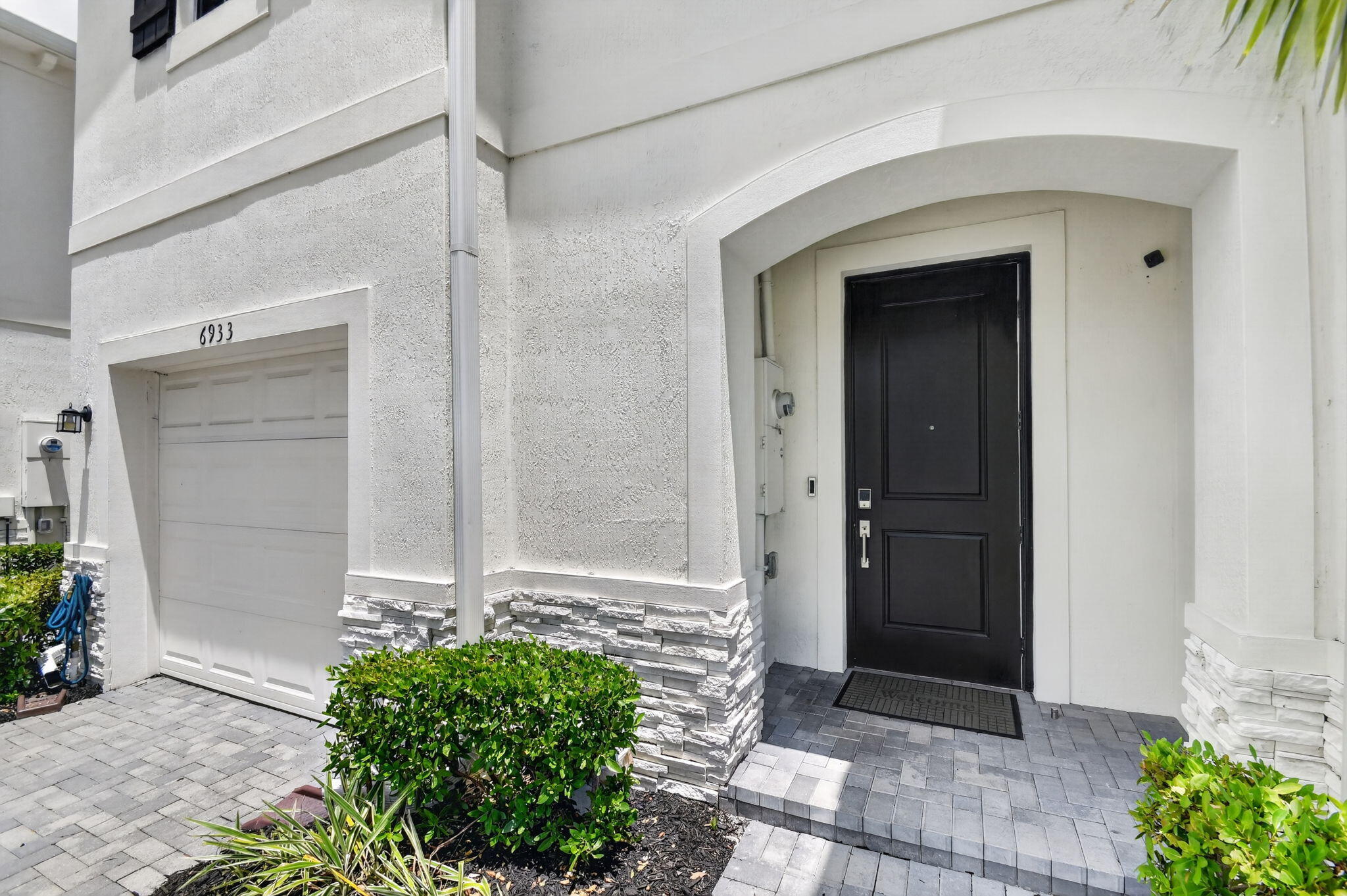LAKESHORE AT THE FOUNTAINS - Residential Lease