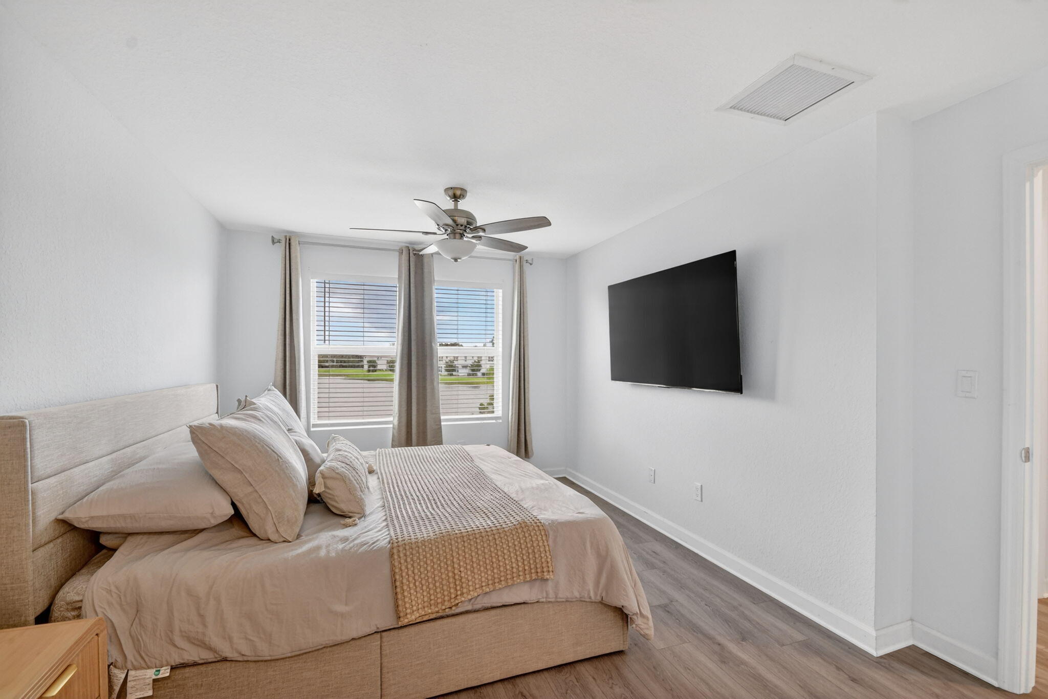 LAKESHORE AT THE FOUNTAINS - Residential Lease