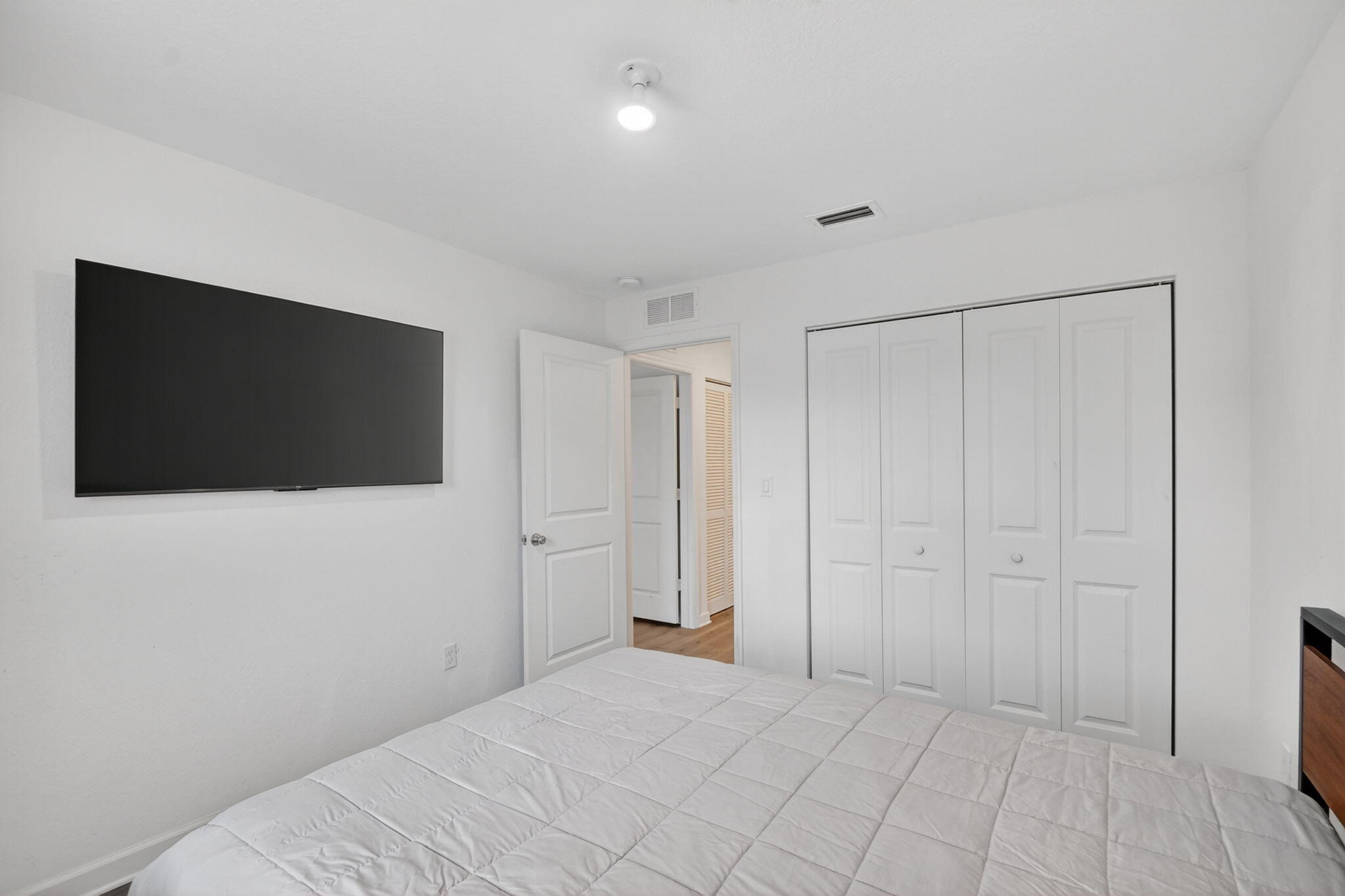 LAKESHORE AT THE FOUNTAINS - Residential Lease