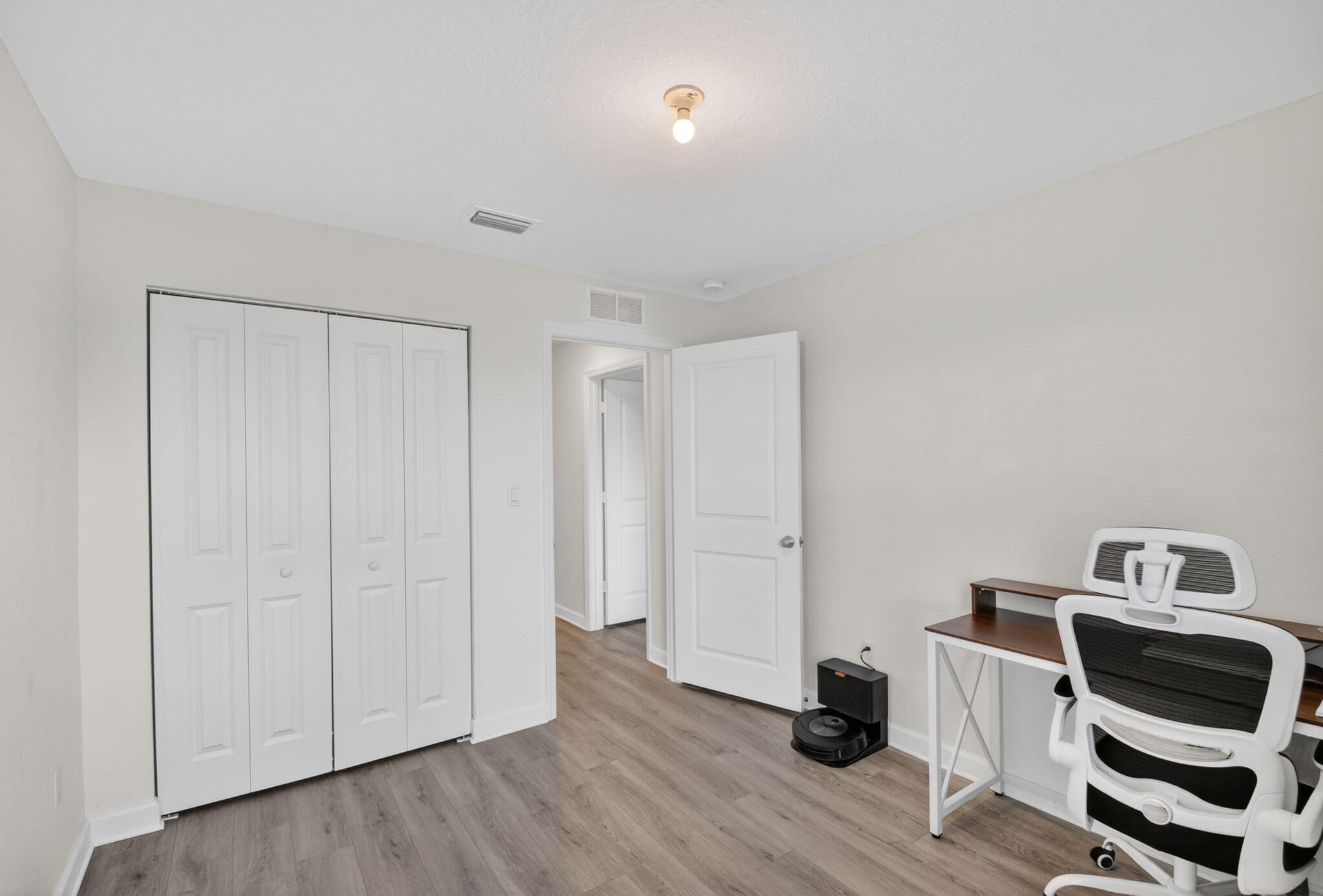 LAKESHORE AT THE FOUNTAINS - Residential Lease