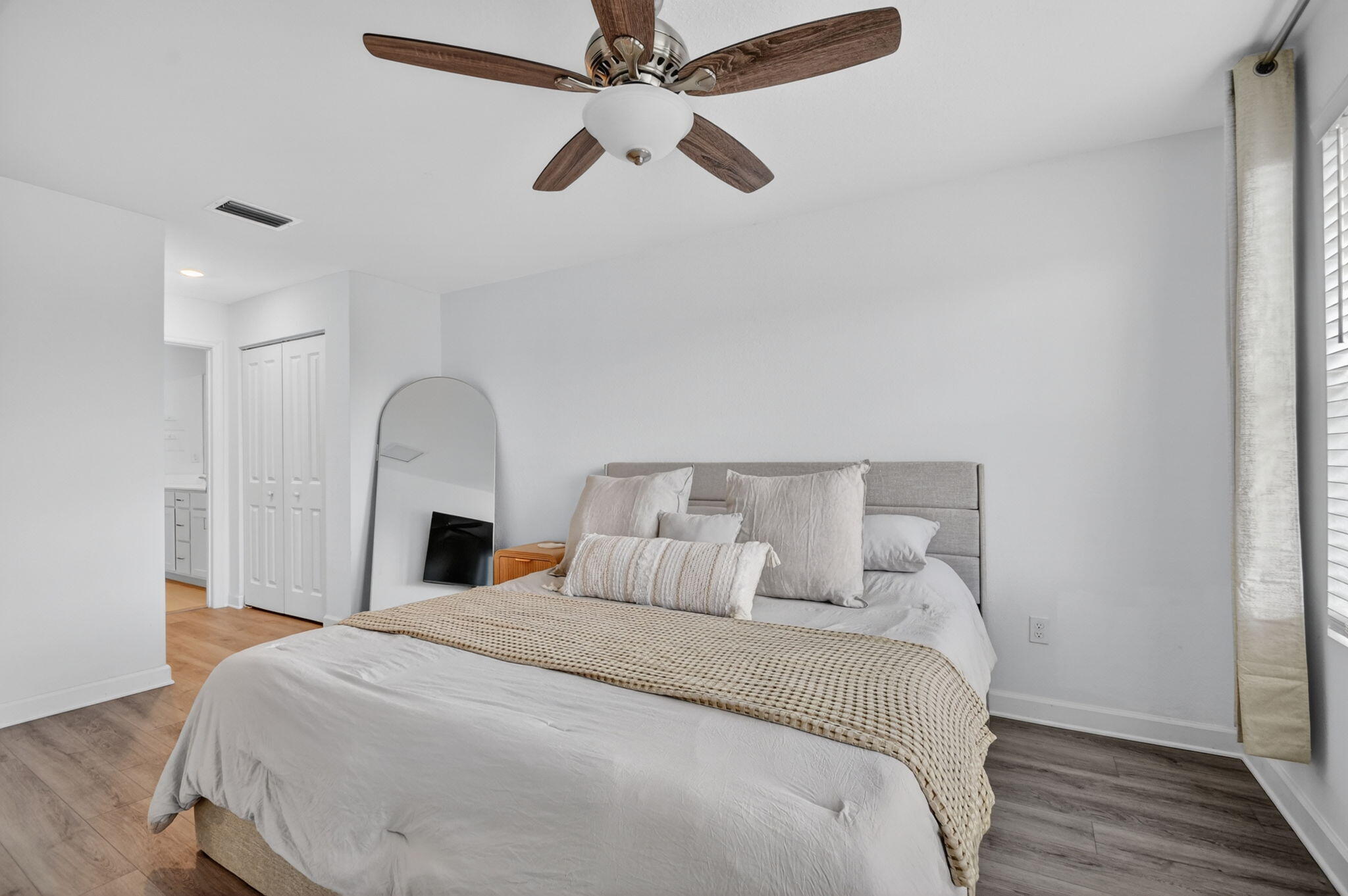 LAKESHORE AT THE FOUNTAINS - Residential Lease