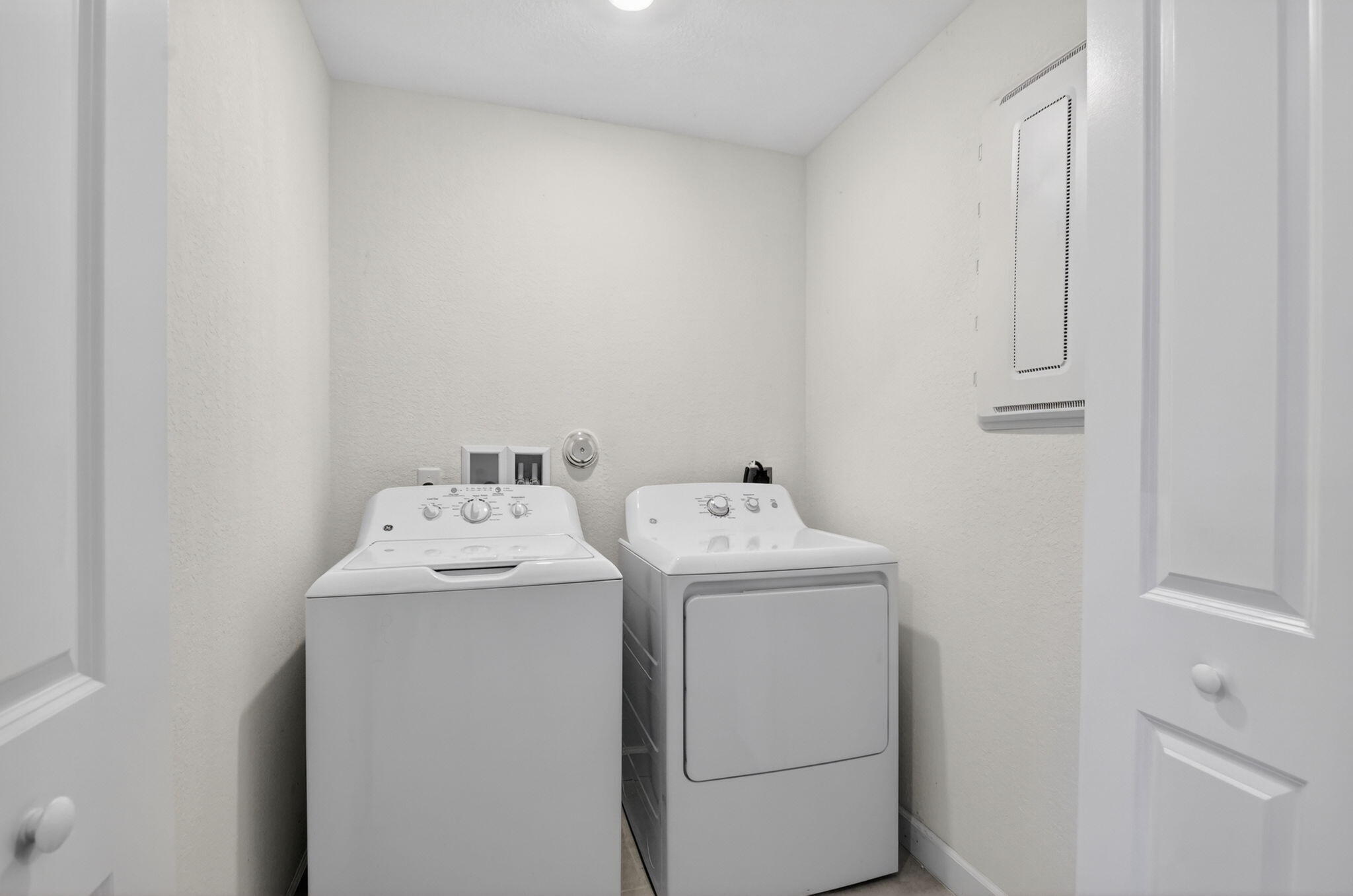 LAKESHORE AT THE FOUNTAINS - Residential Lease