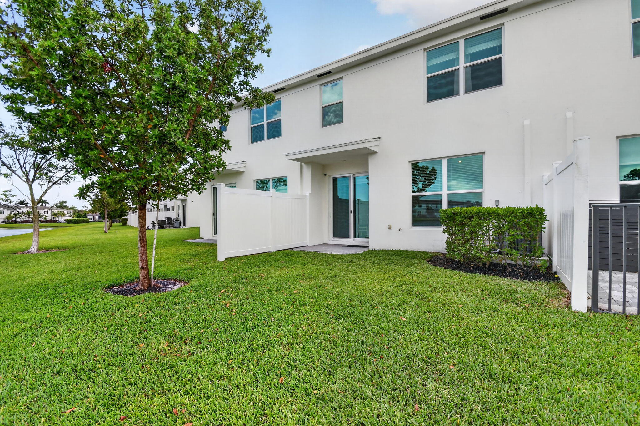 LAKESHORE AT THE FOUNTAINS - Residential Lease