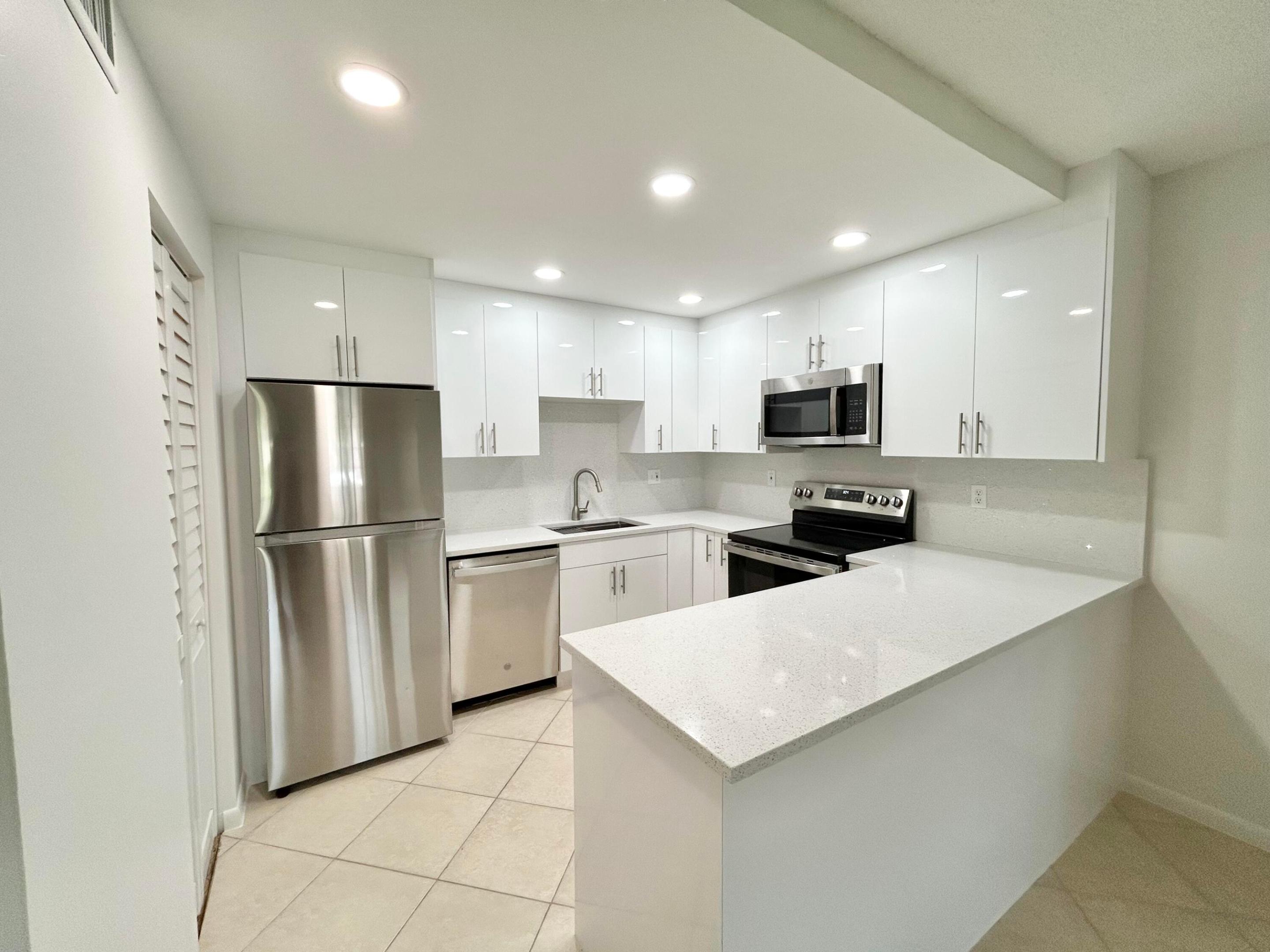 PINE RIDGE SOUTH IV CONDO - Residential