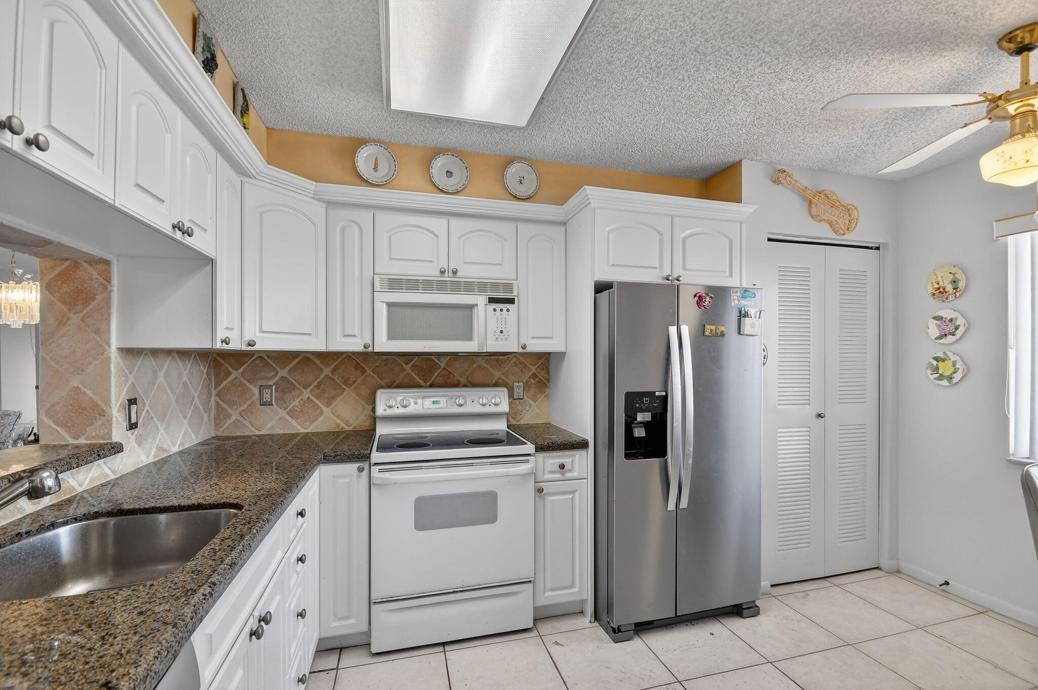 HUNTINGTON LAKES SEC TWO CONDOS - Residential