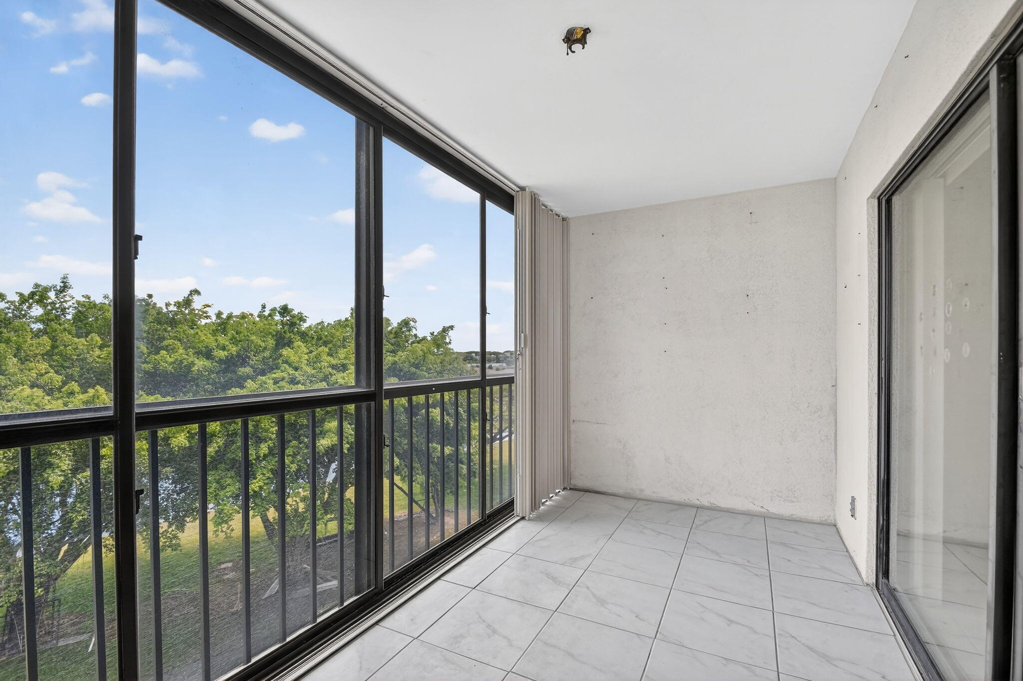 HUNTINGTON LAKES SEC TWO CONDOS - Residential