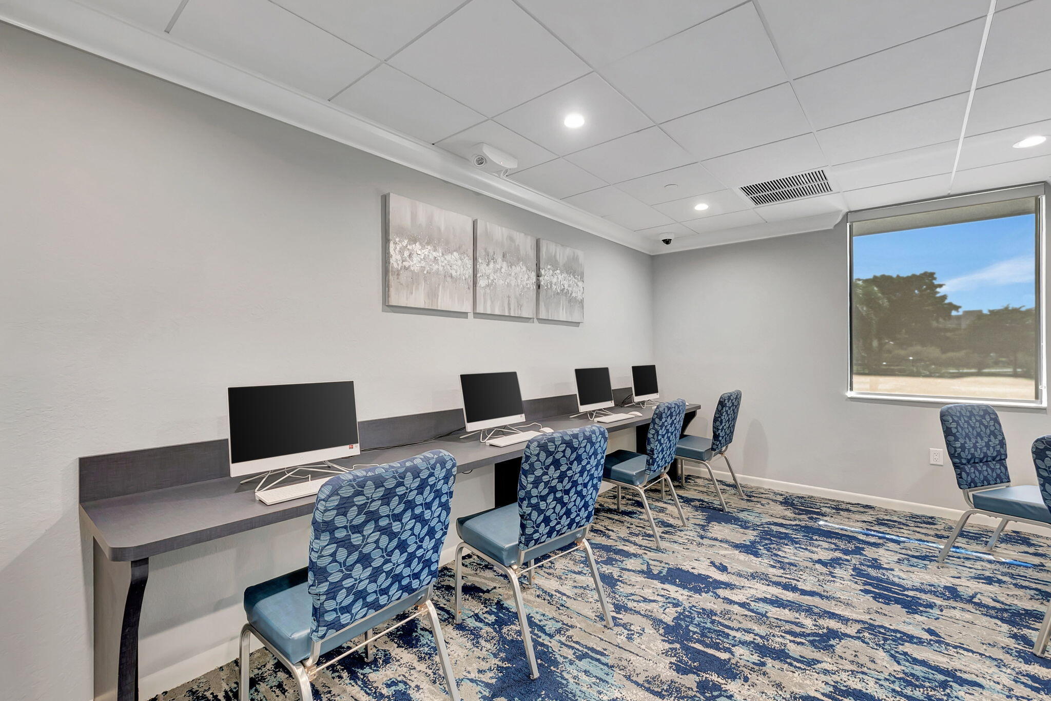 HUNTINGTON LAKES SEC TWO CONDOS - Residential