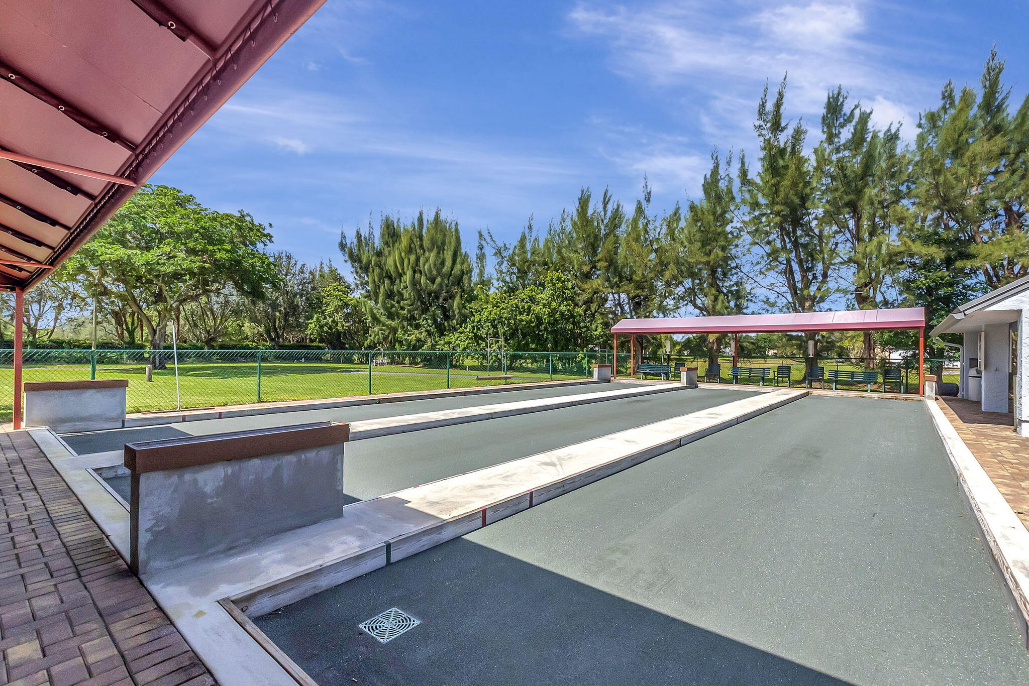 HUNTINGTON LAKES SEC TWO CONDOS - Residential