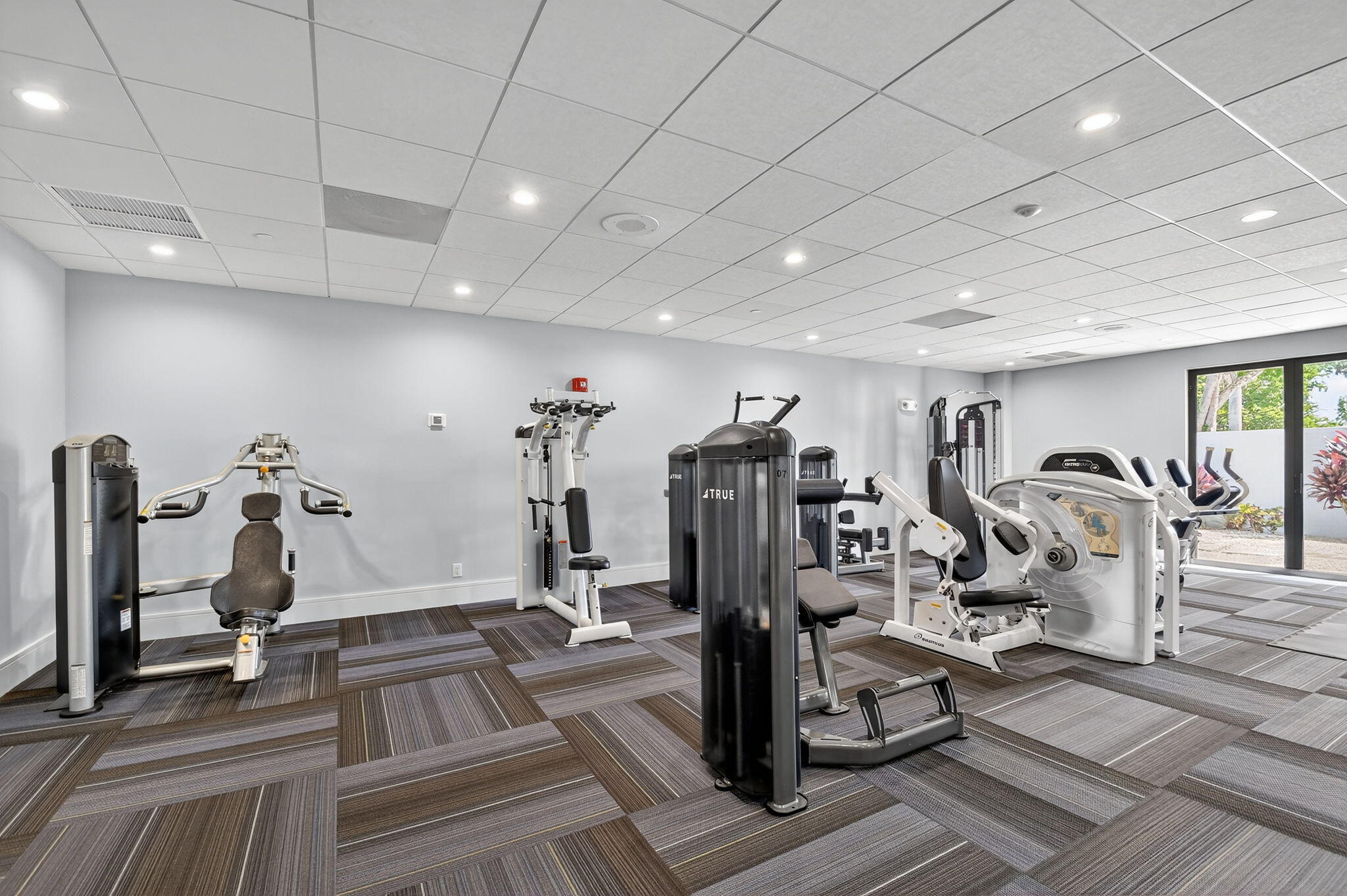 HUNTINGTON LAKES SEC TWO CONDOS - Residential
