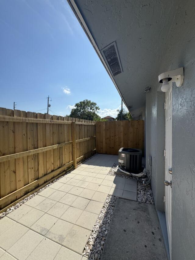 LAKE WORTH TOWN OF - Residential Lease