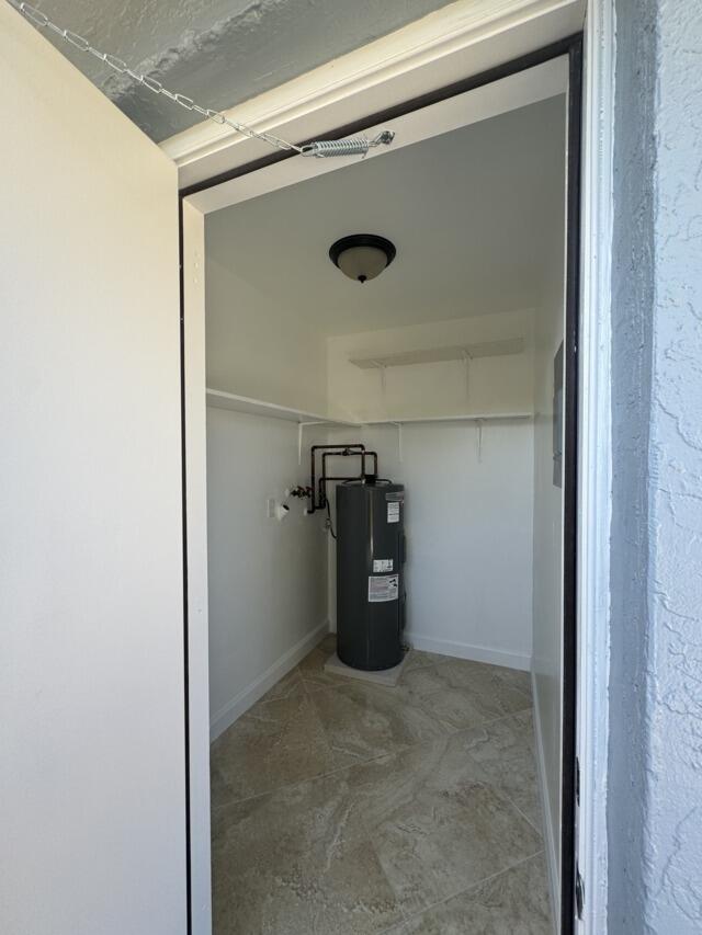 LAKE WORTH TOWN OF - Residential Lease