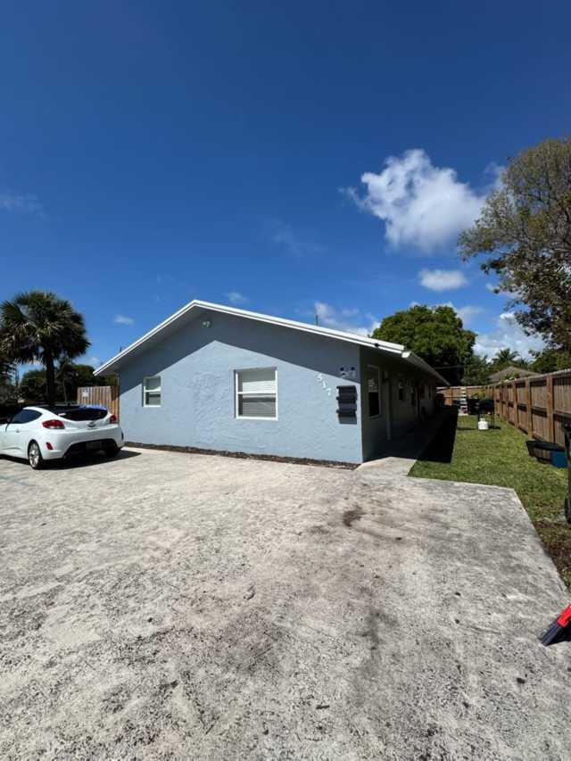 LAKE WORTH TOWN OF - Residential Lease