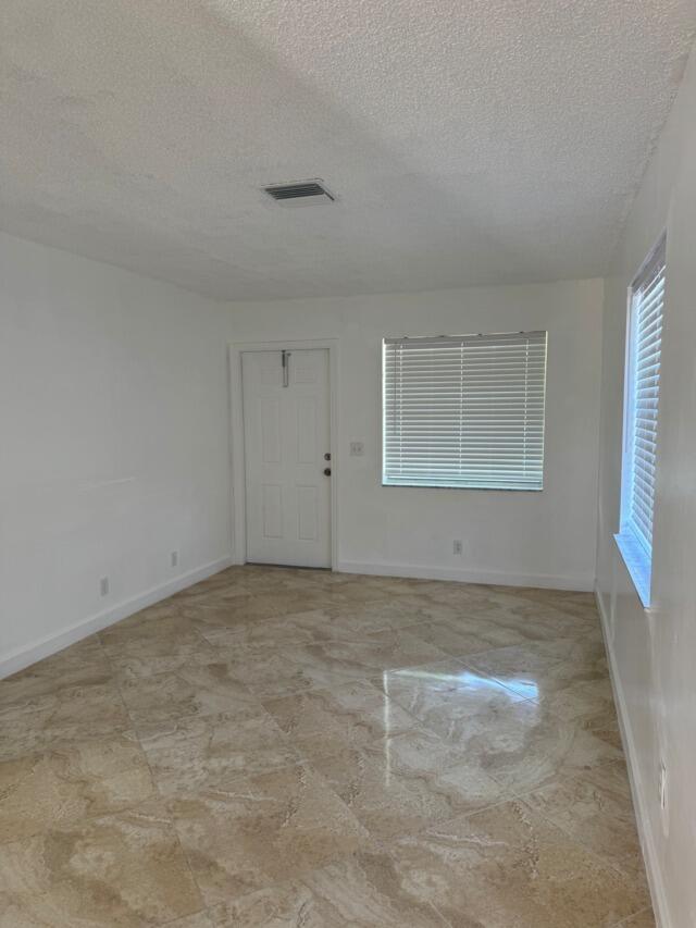 LAKE WORTH TOWN OF - Residential Lease