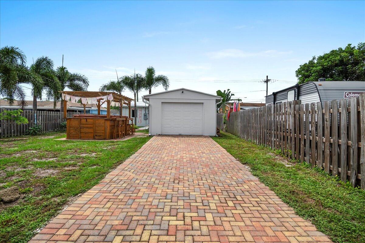 SOUTHERLY HILL - Residential