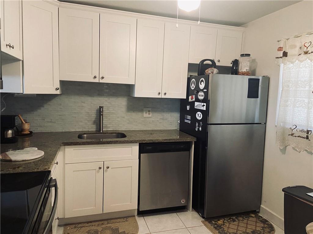 HOLIDAY SPRINGS - Residential