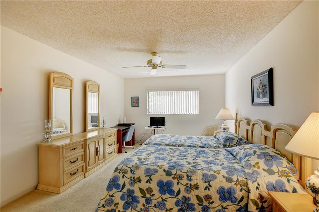 WATERSEDGE AT THE LAKES O - Residential