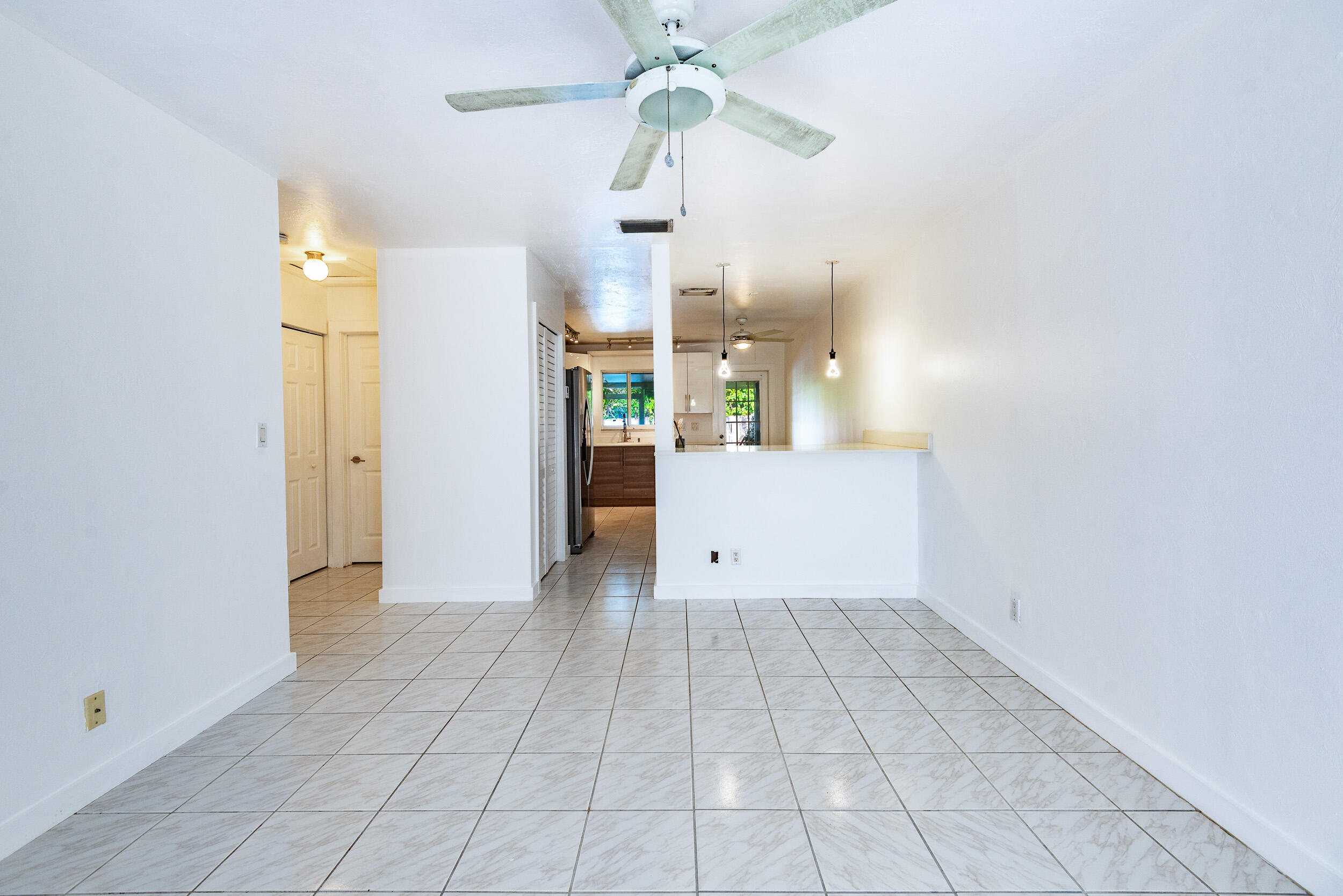 HOLLYWOOD LITTLE RANCHES - Residential