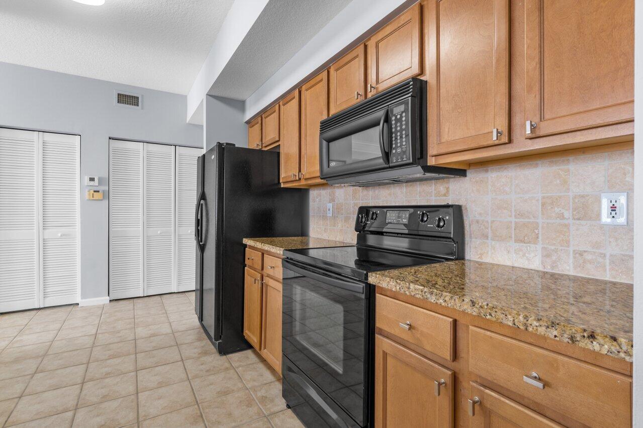 SOMERSET AT ABACOA CONDO - Residential Lease