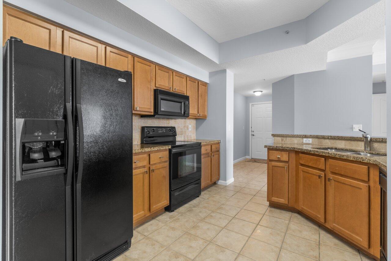 SOMERSET AT ABACOA CONDO - Residential Lease