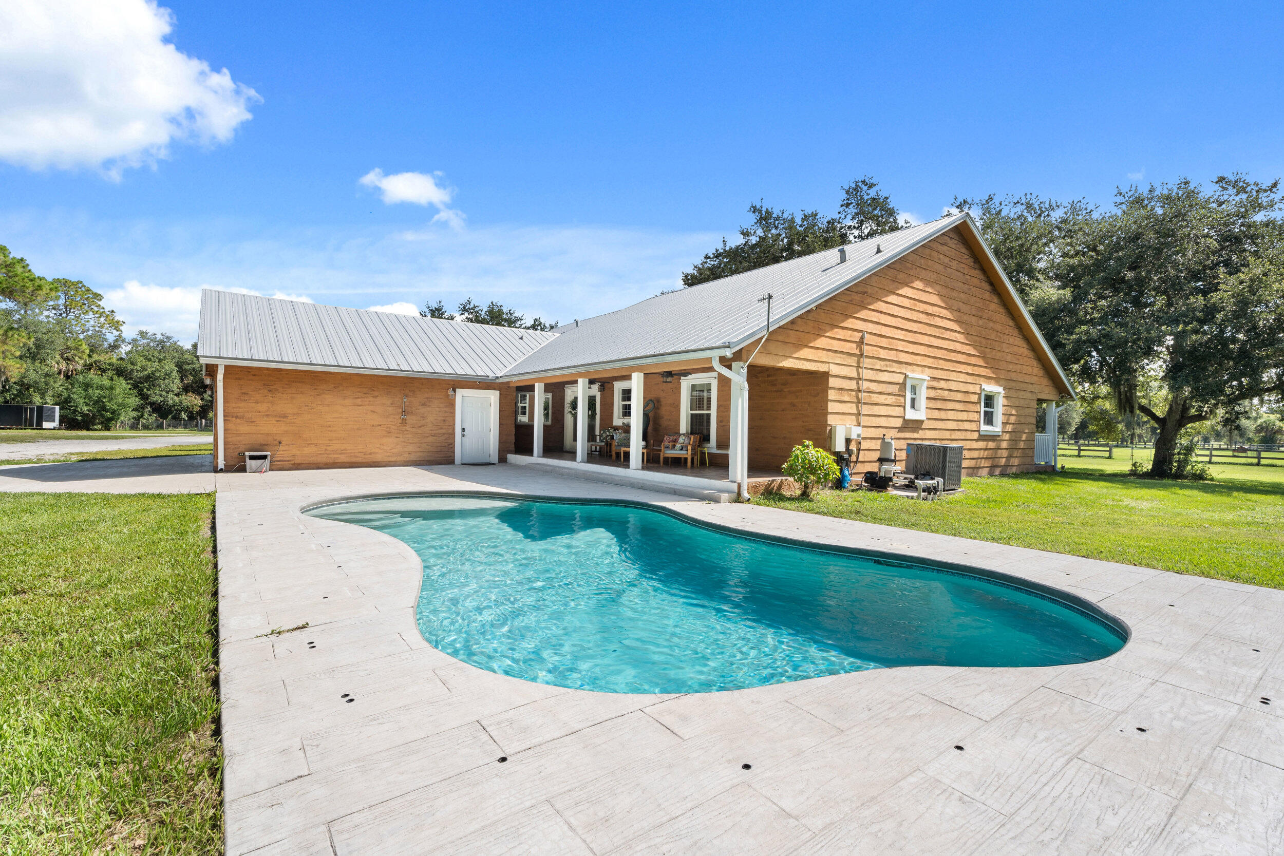 QUAIL WOODS - Residential