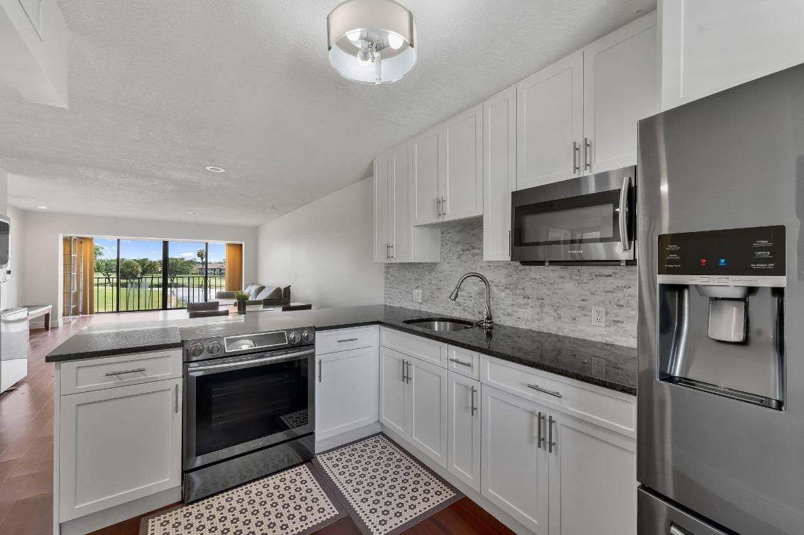 FOUNTAINS OF PALM BEACH - Residential