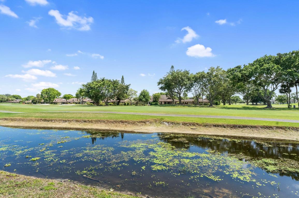 FOUNTAINS OF PALM BEACH - Residential