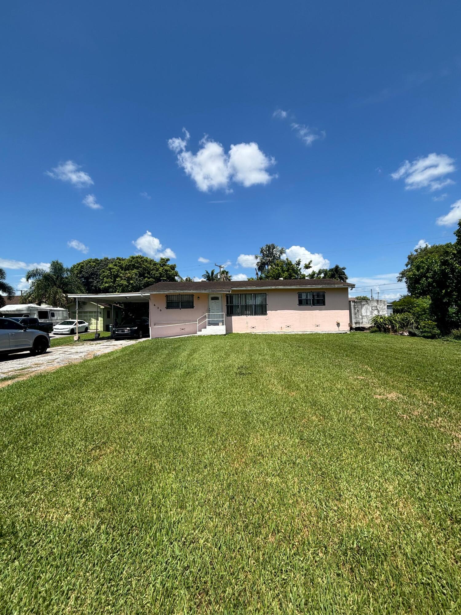 HOLLOWAY ADDN TO BELLE GLADE - Residential