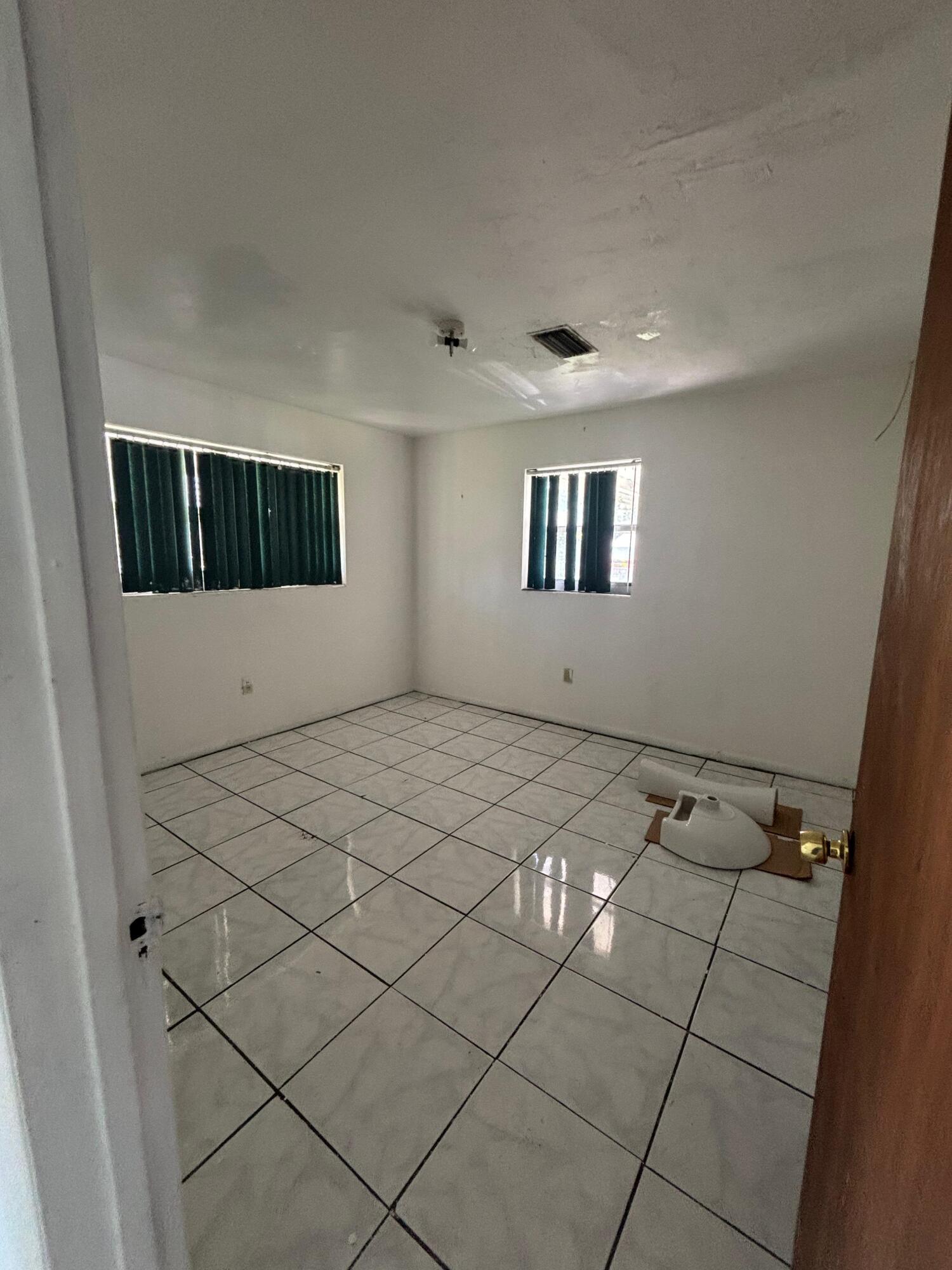 HOLLOWAY ADDN TO BELLE GLADE - Residential