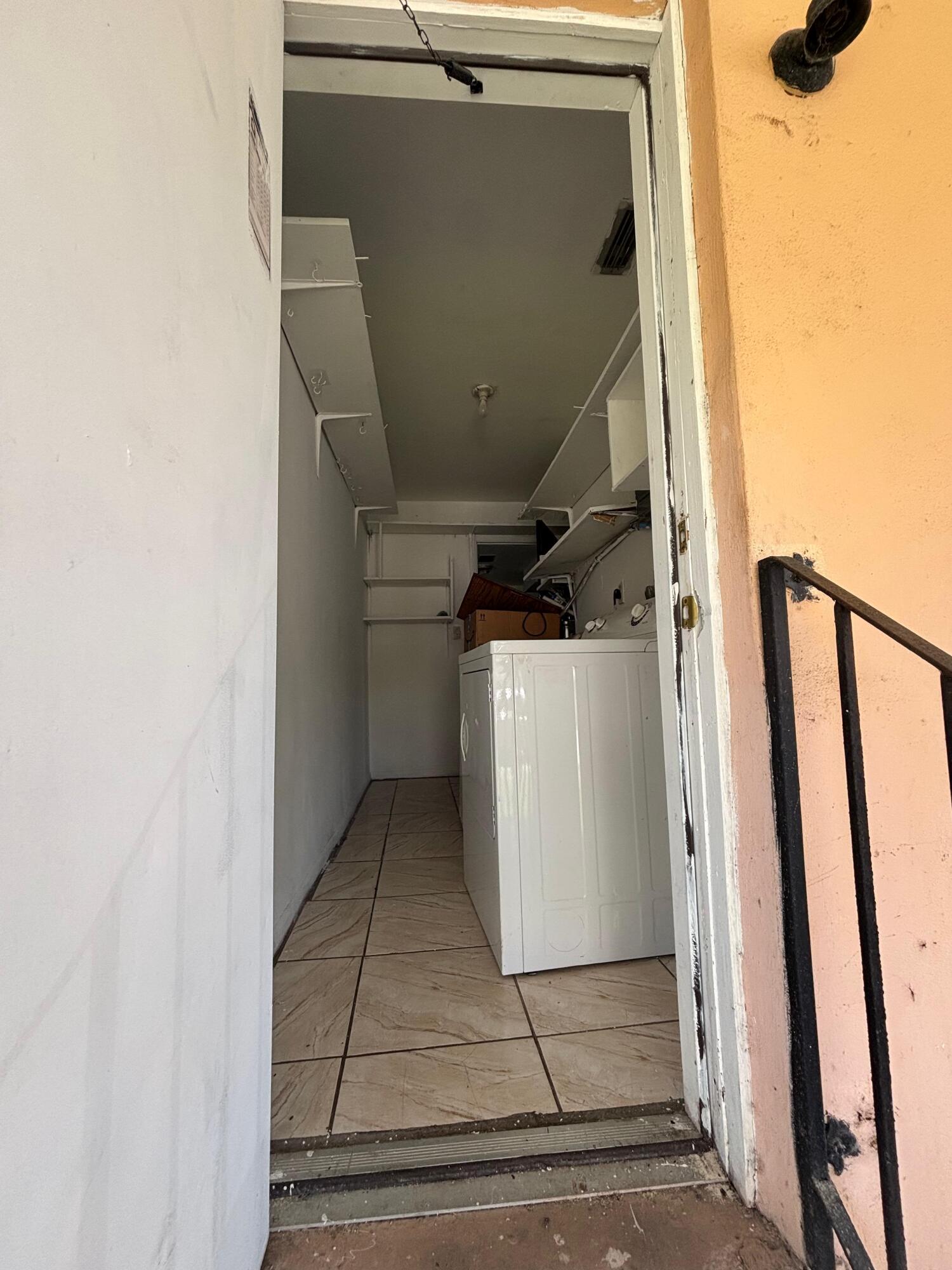 HOLLOWAY ADDN TO BELLE GLADE - Residential