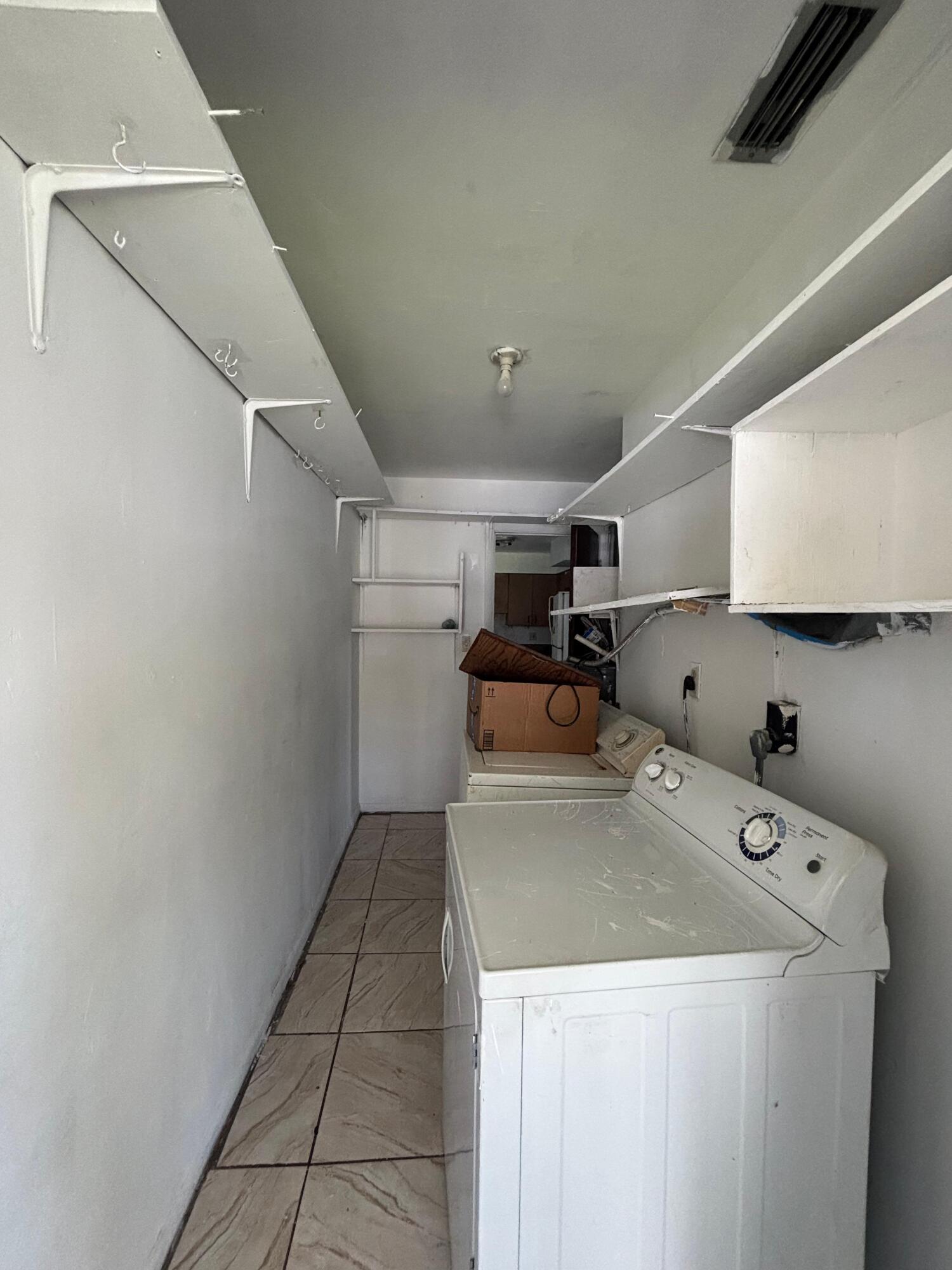 HOLLOWAY ADDN TO BELLE GLADE - Residential