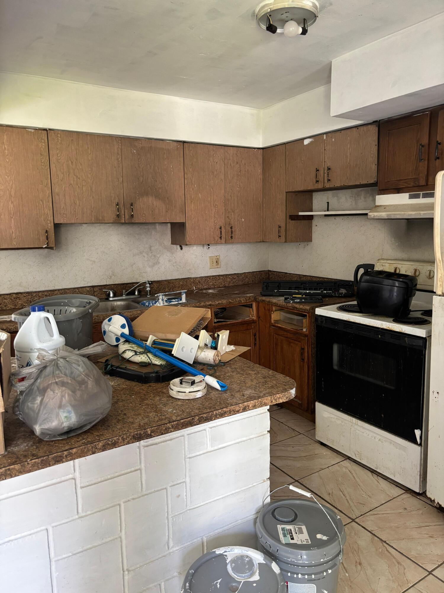 HOLLOWAY ADDN TO BELLE GLADE - Residential
