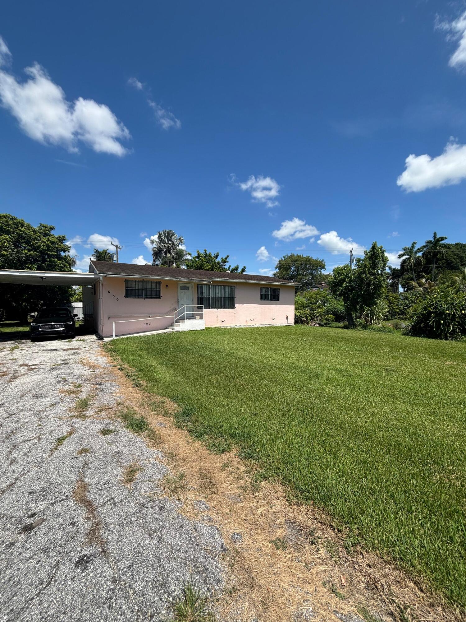 HOLLOWAY ADDN TO BELLE GLADE - Residential