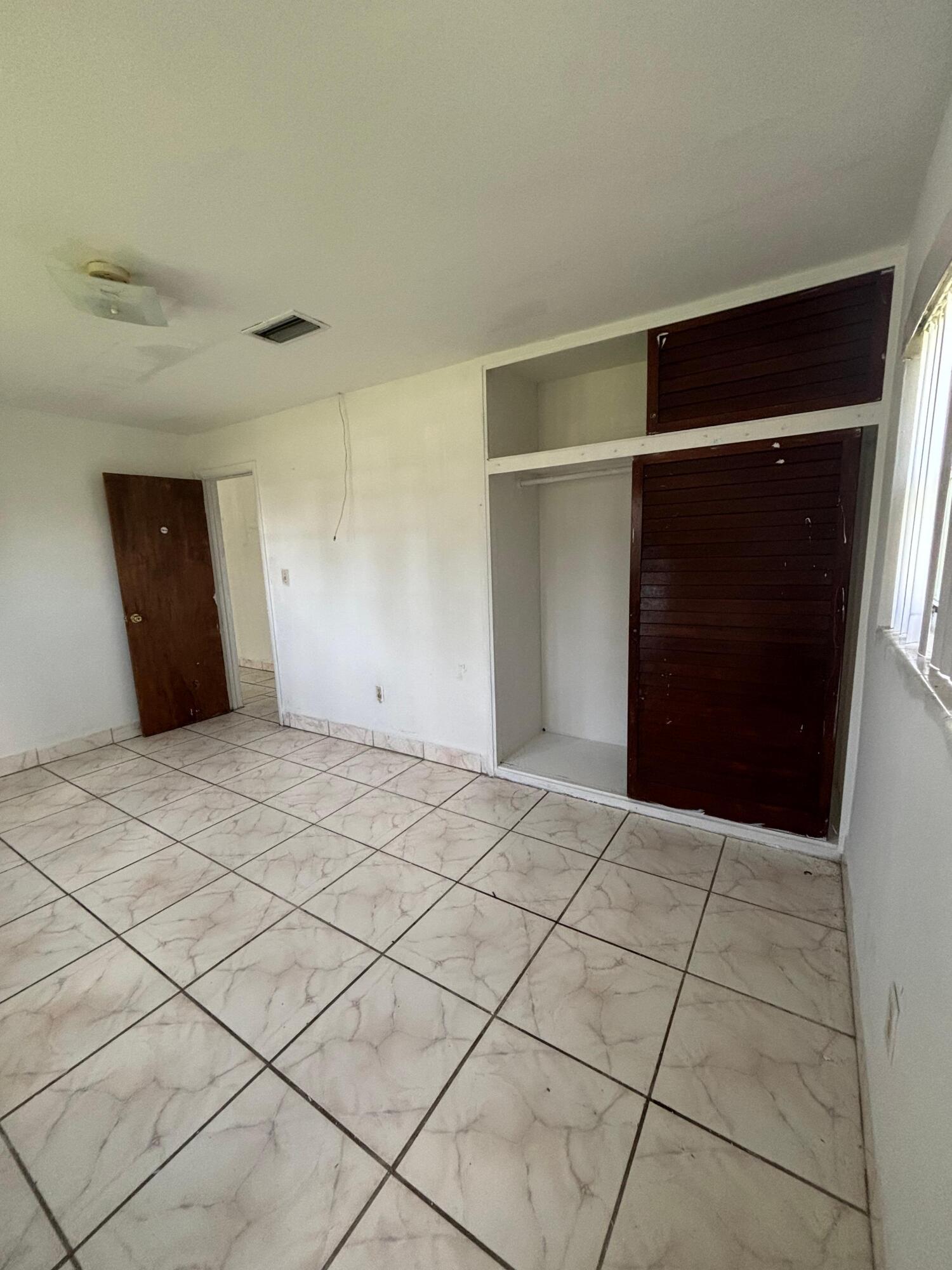HOLLOWAY ADDN TO BELLE GLADE - Residential